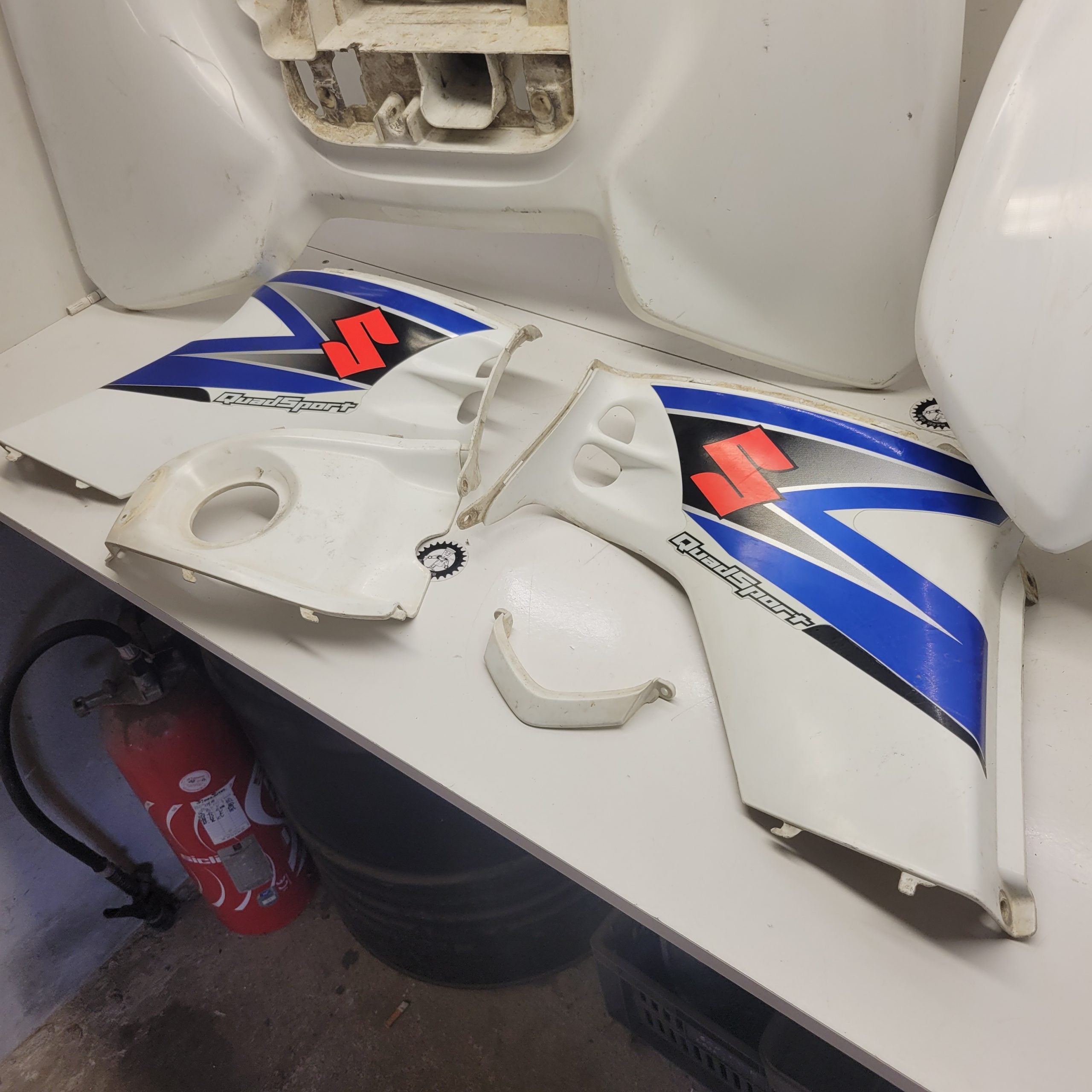 plastiques suzuki 400 ltz-3