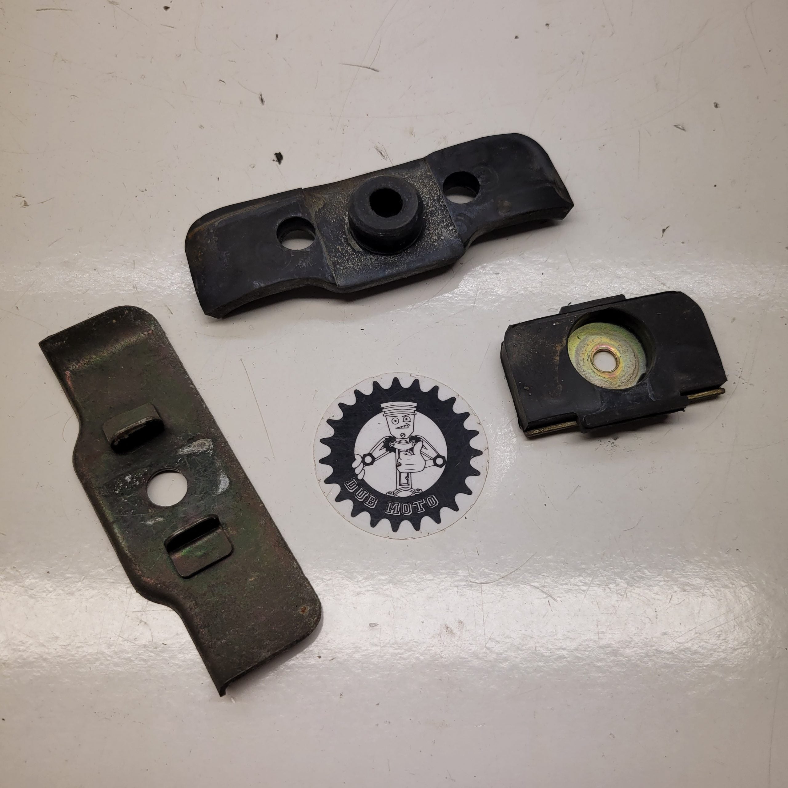 fixation reservoir yamaha 125 tw 2000