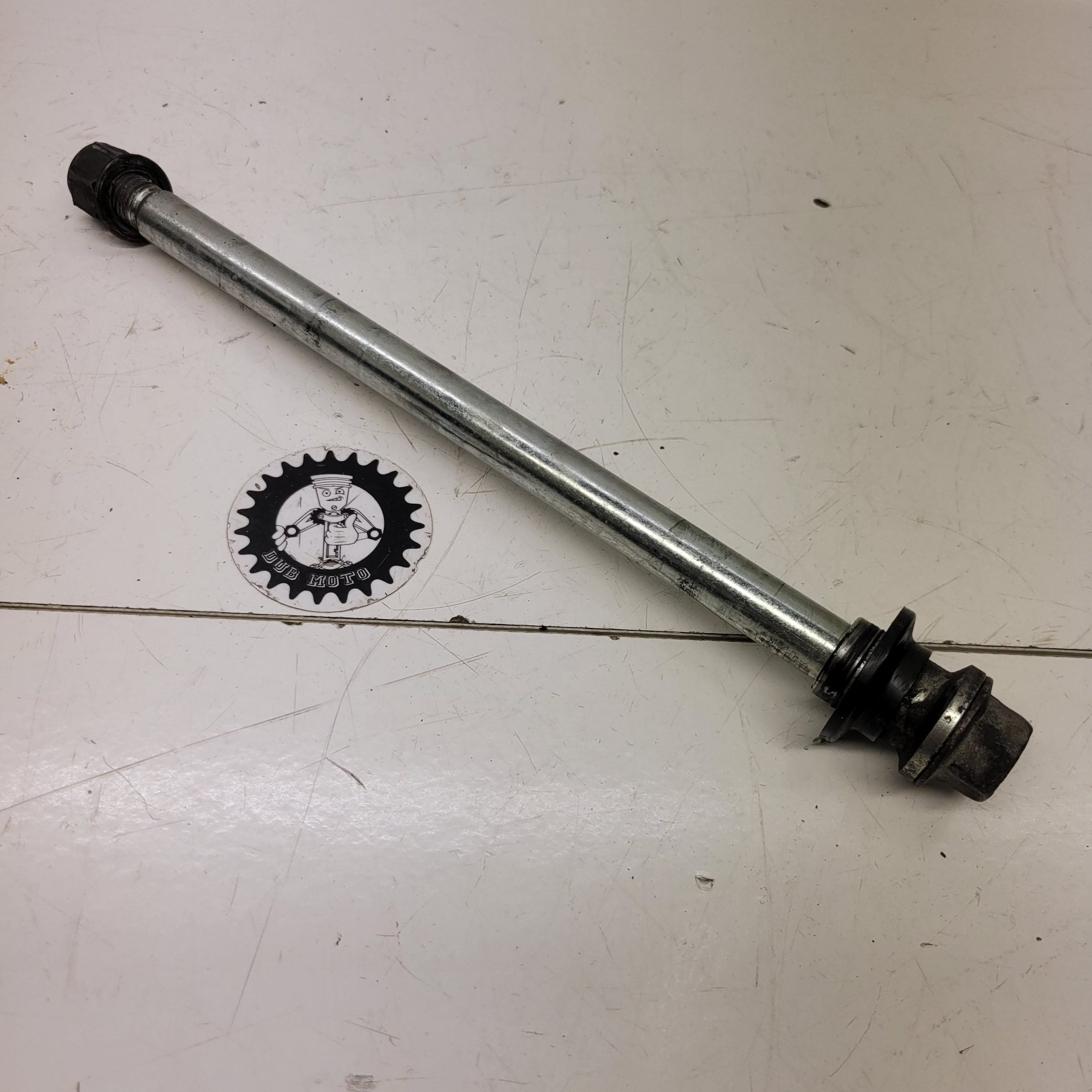 axe roue avant yamaha 125 tw 2000