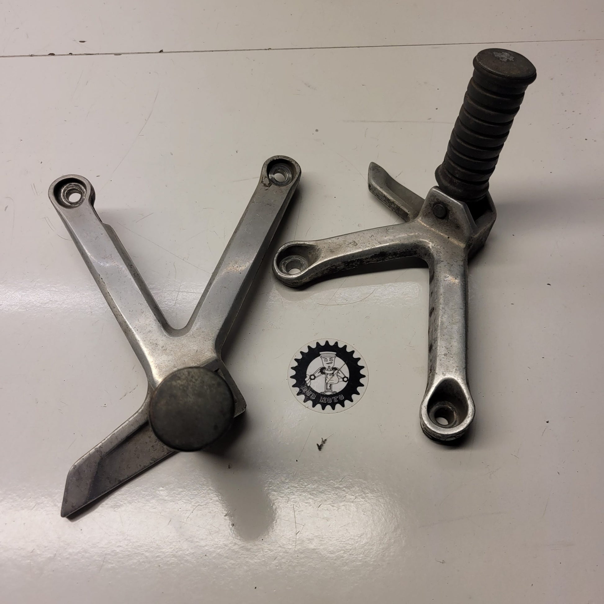 cales pieds arrière yamaha 600 xt 2002-1
