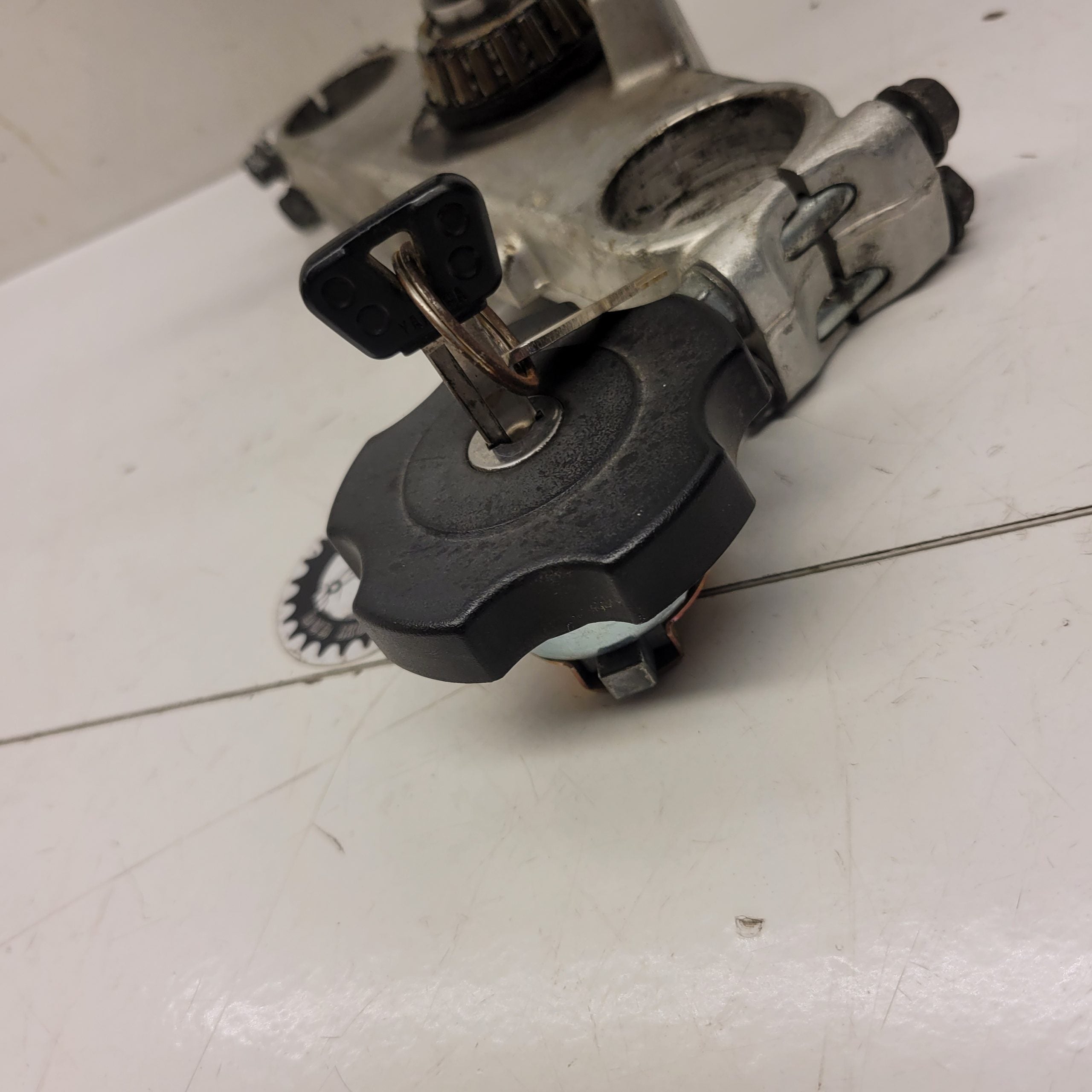 té de fourche contacteur et bouchon réservoir yamaha 600 xt 2002