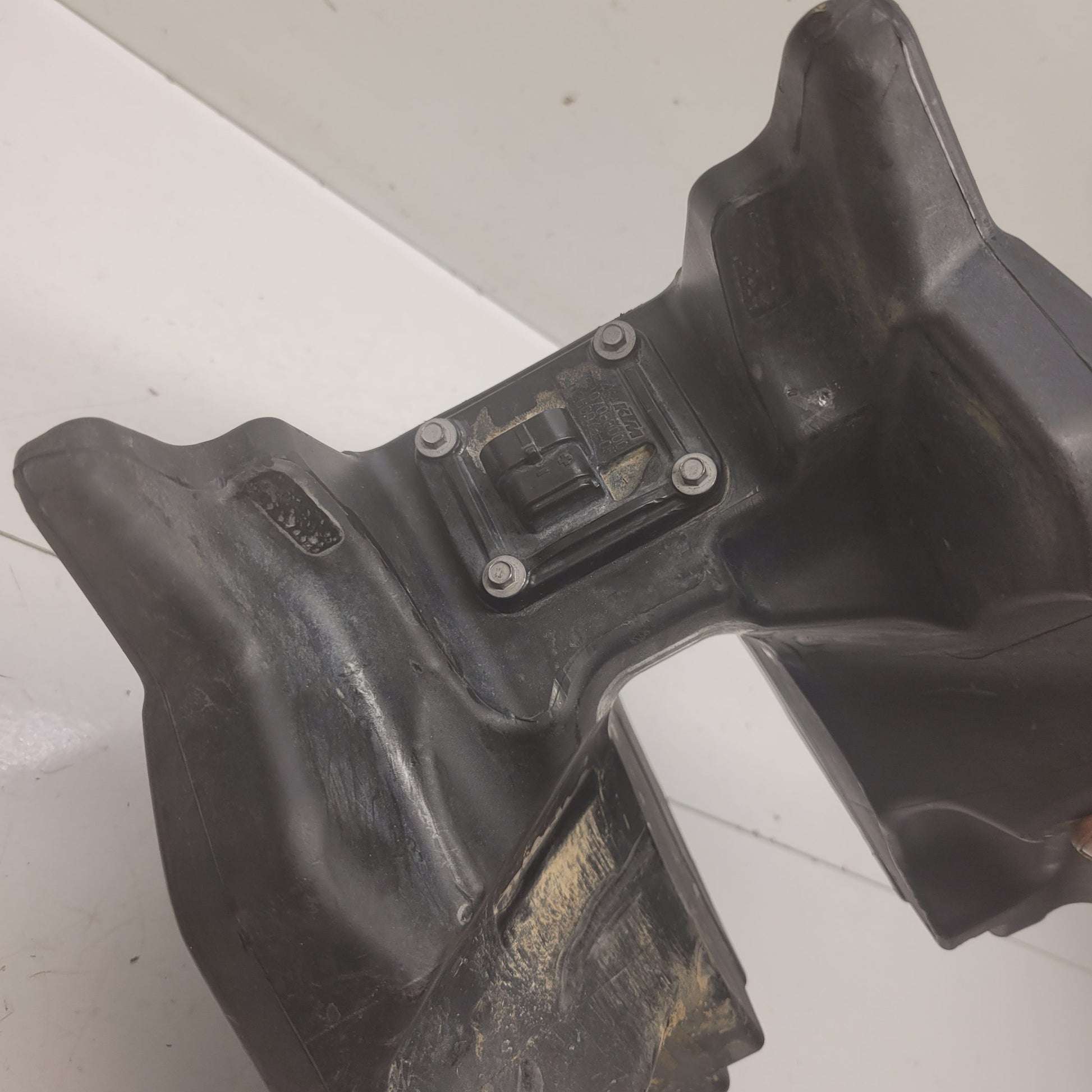 reservoir pompe a essence husqvarna 250 fc 2015 81307813000-4