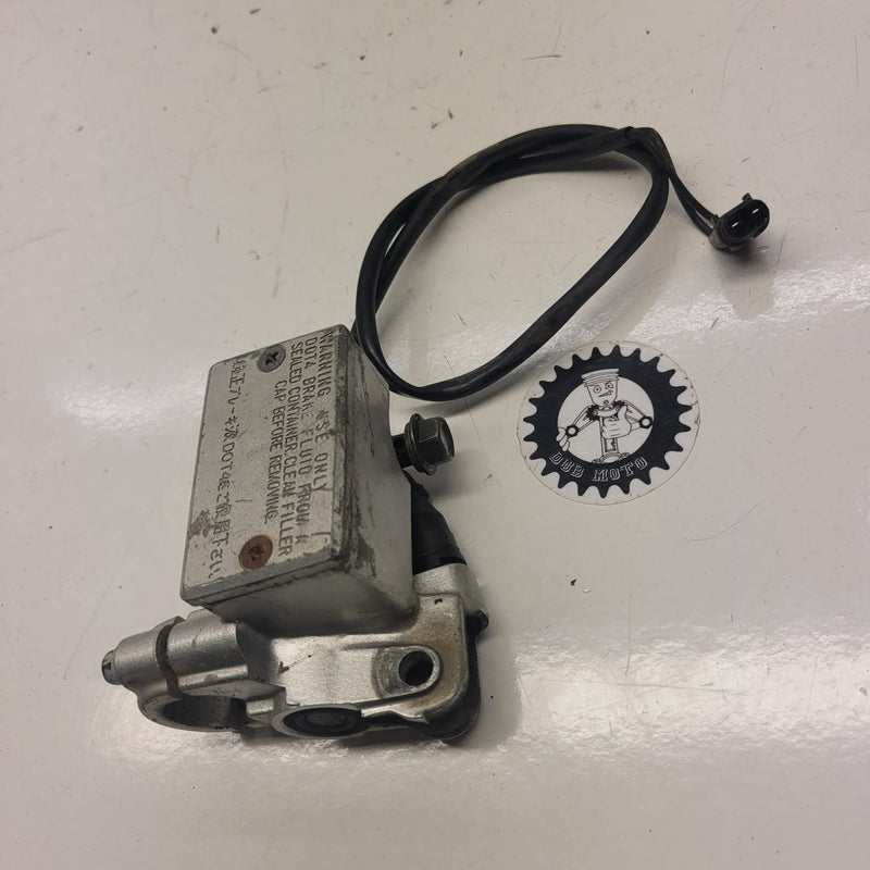 maitre cylindre frein avant yamaha 200 blaster-1