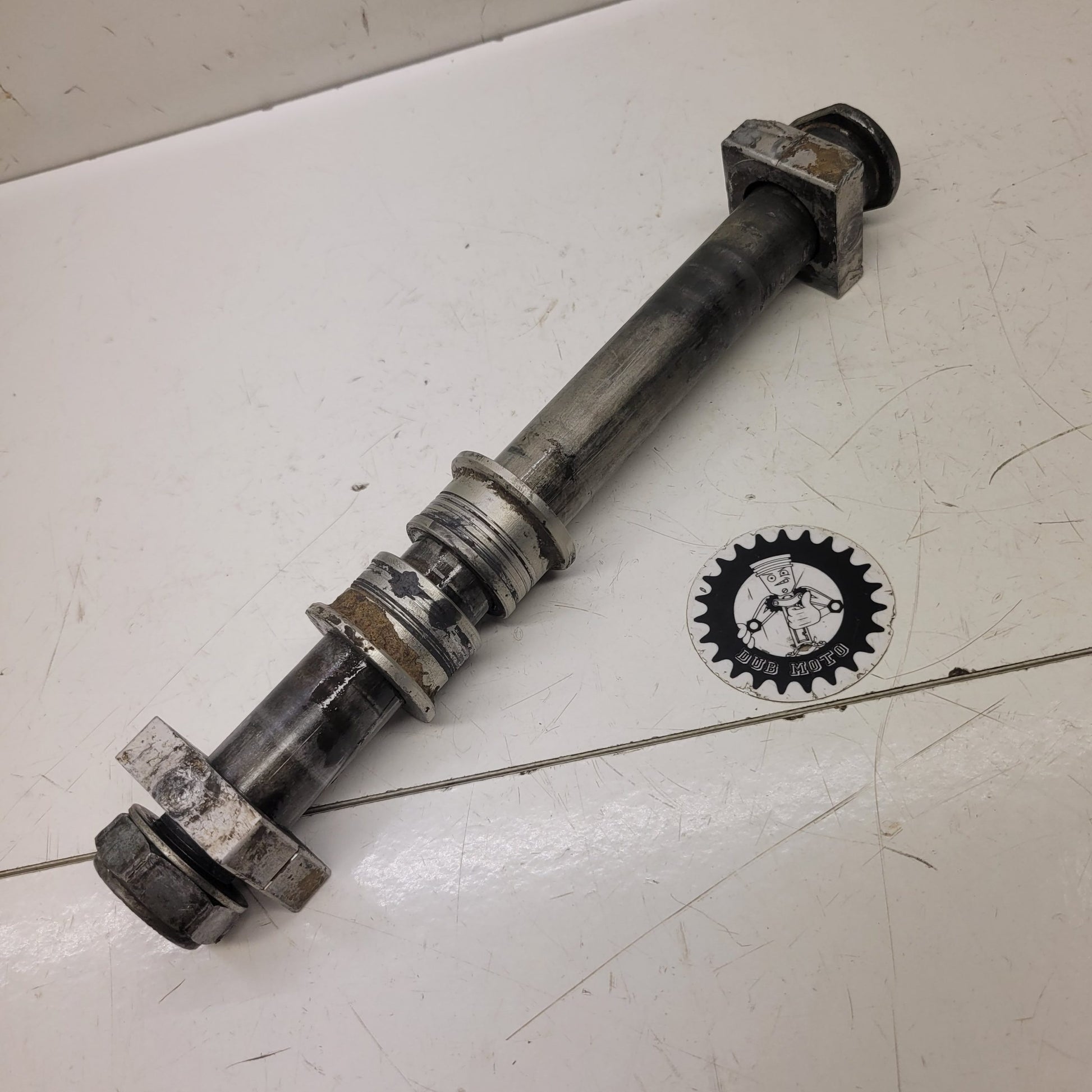 axe roue arrière honda 250 crf 2009-1