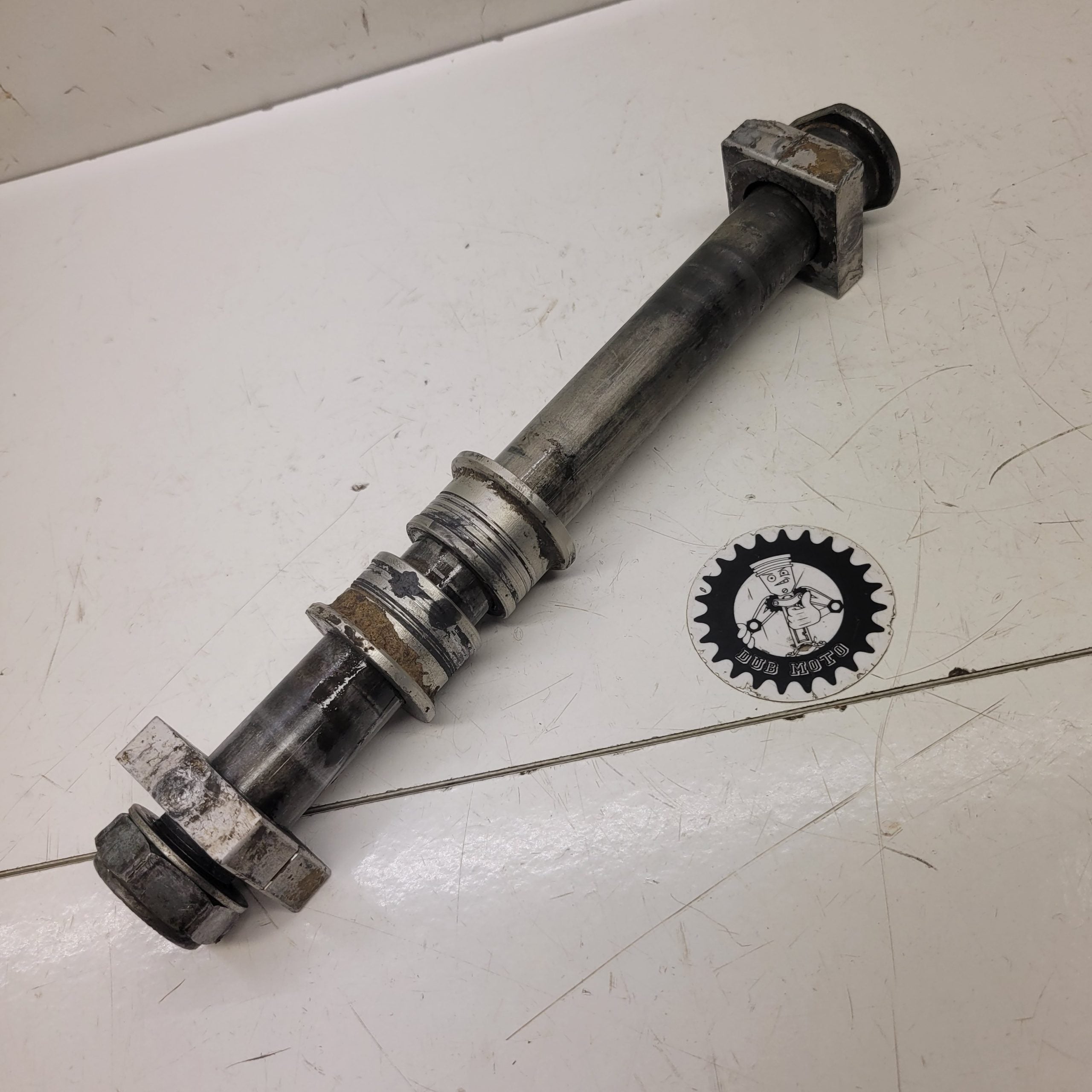 axe roue arrière honda 250 crf 2009