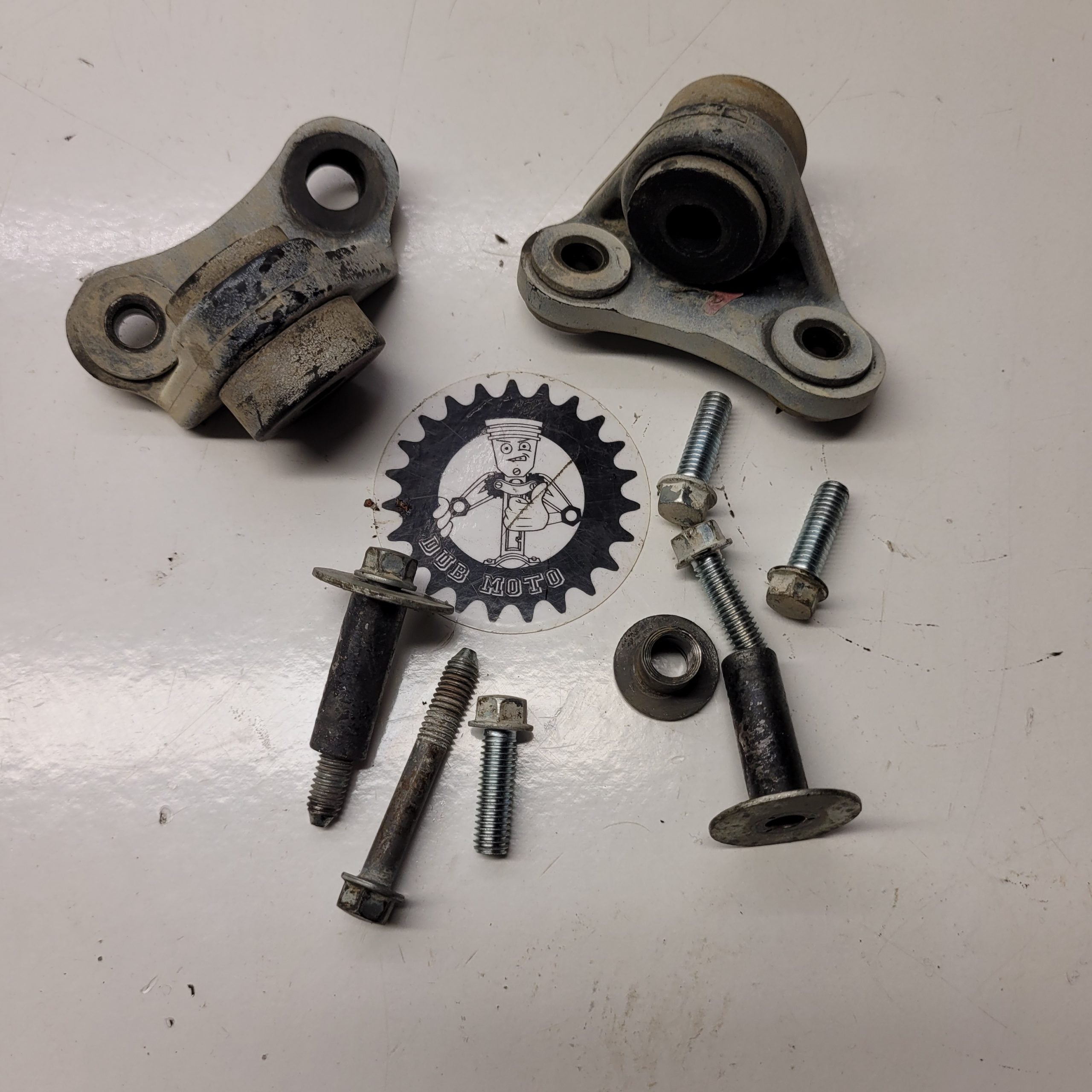support réservoir honda 125 cr 1988