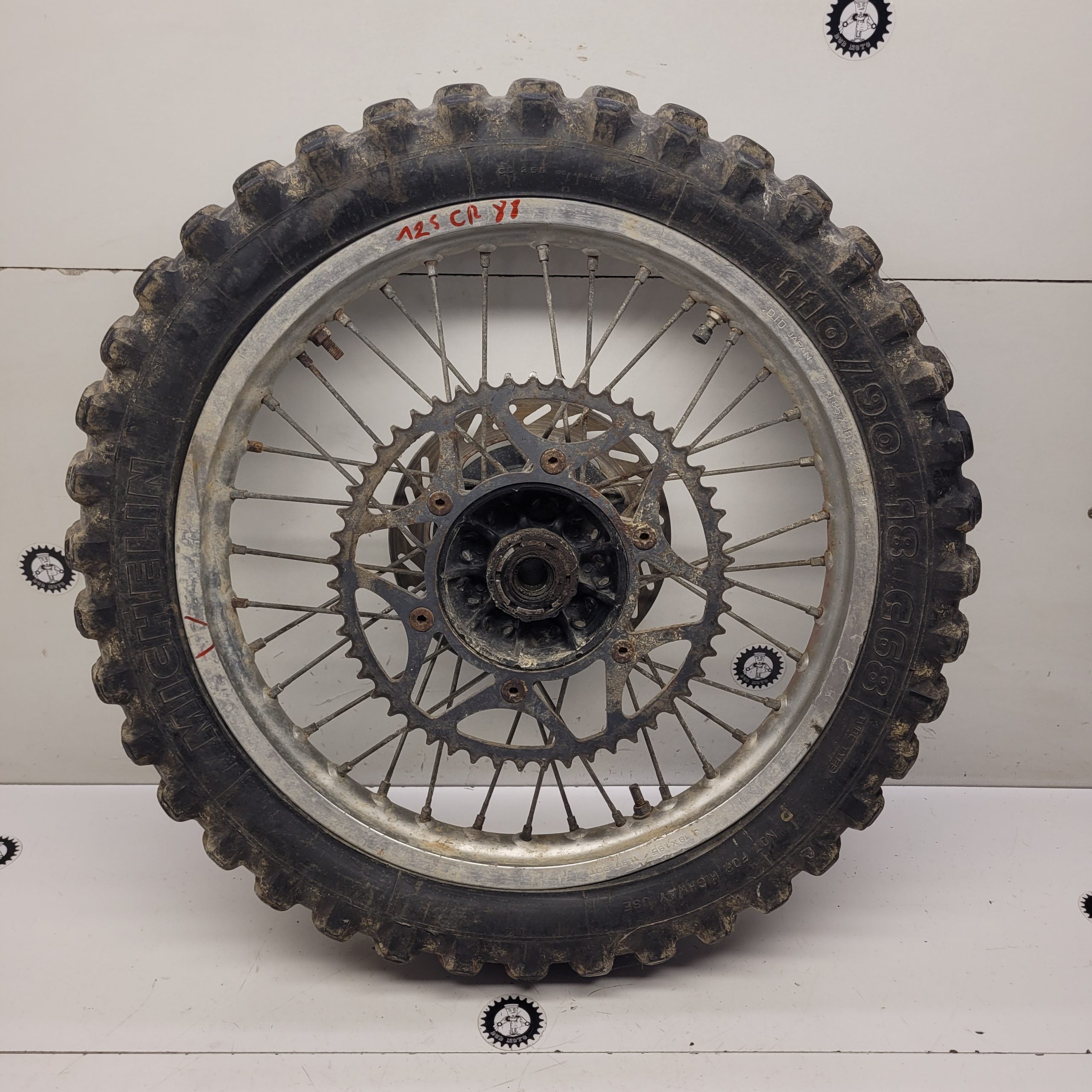 roue arrière en l'état honda 125 cr 1988