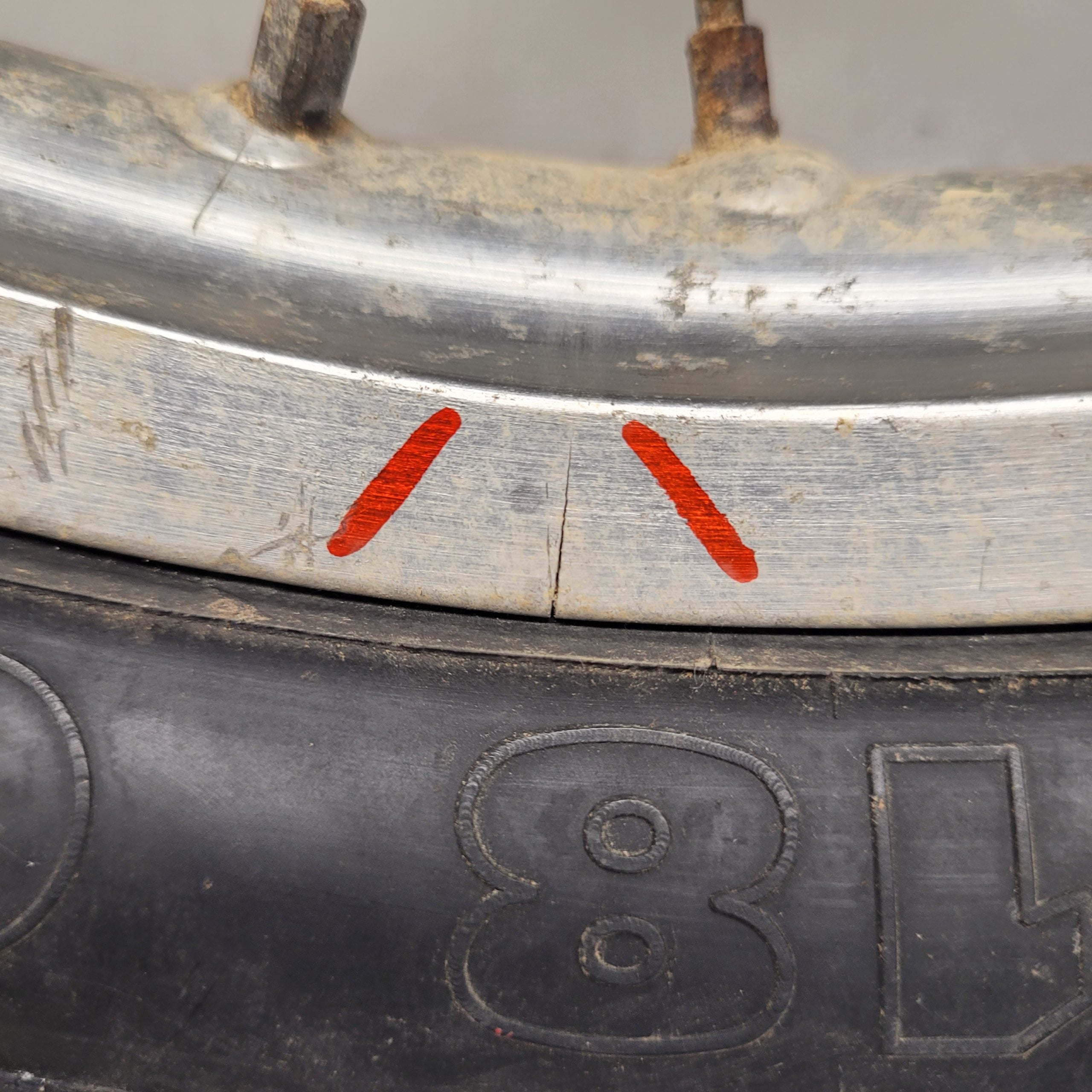 roue arrière en l'état honda 125 cr 1988-4