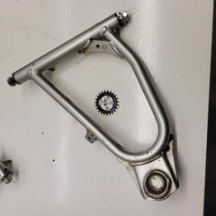 triangle supérieur droit yamaha 250 raptor-2
