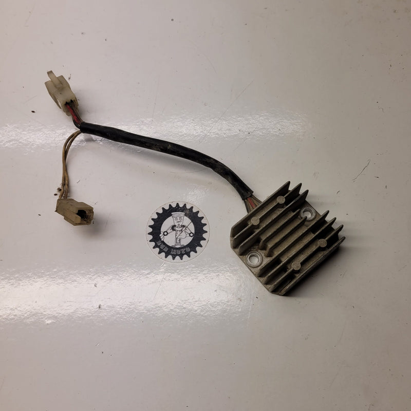 regulateur 34L yamaha 600 xt-1