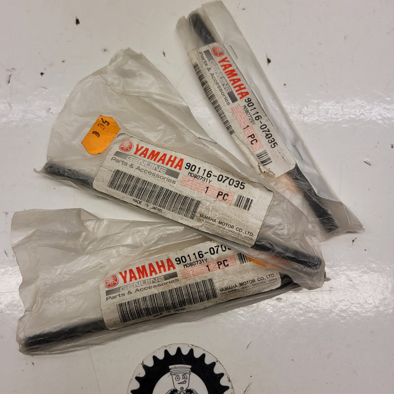 3 goujons neuf yamaha 80 piwi 90116-07035-1