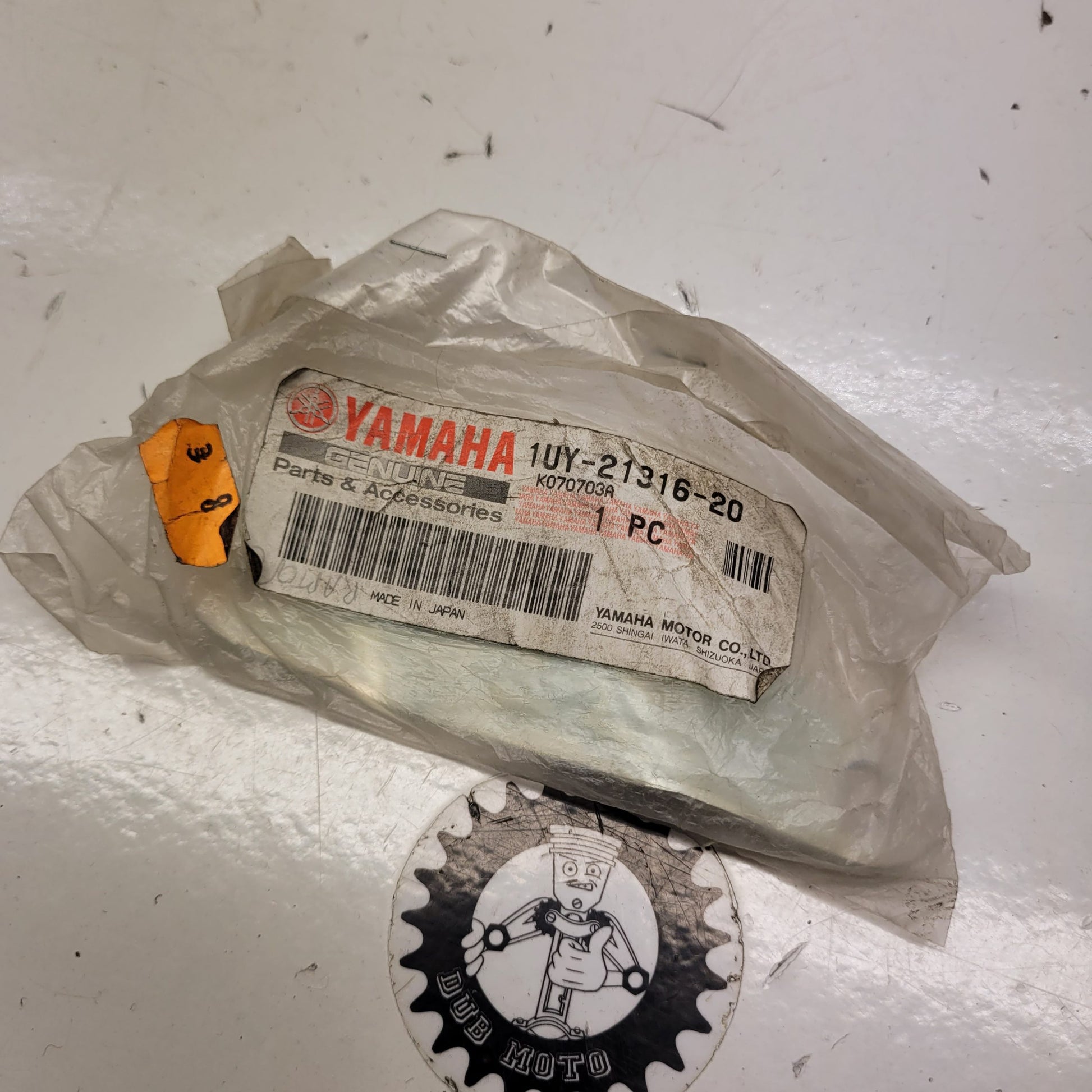 1UY-21316-20 neuf yamaha-1