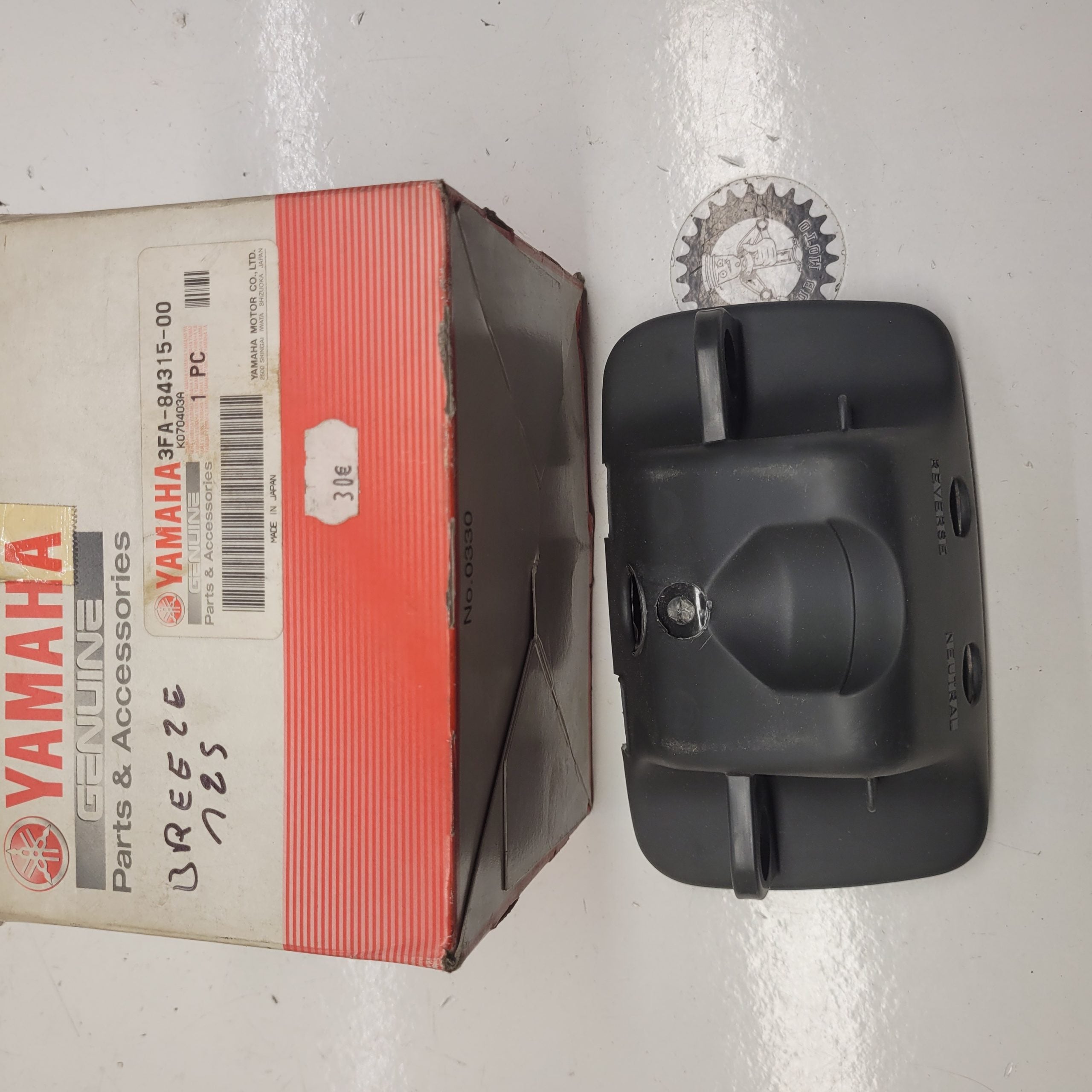 plastique neuf 3FA-84315-00 yamaha 125 breeze
