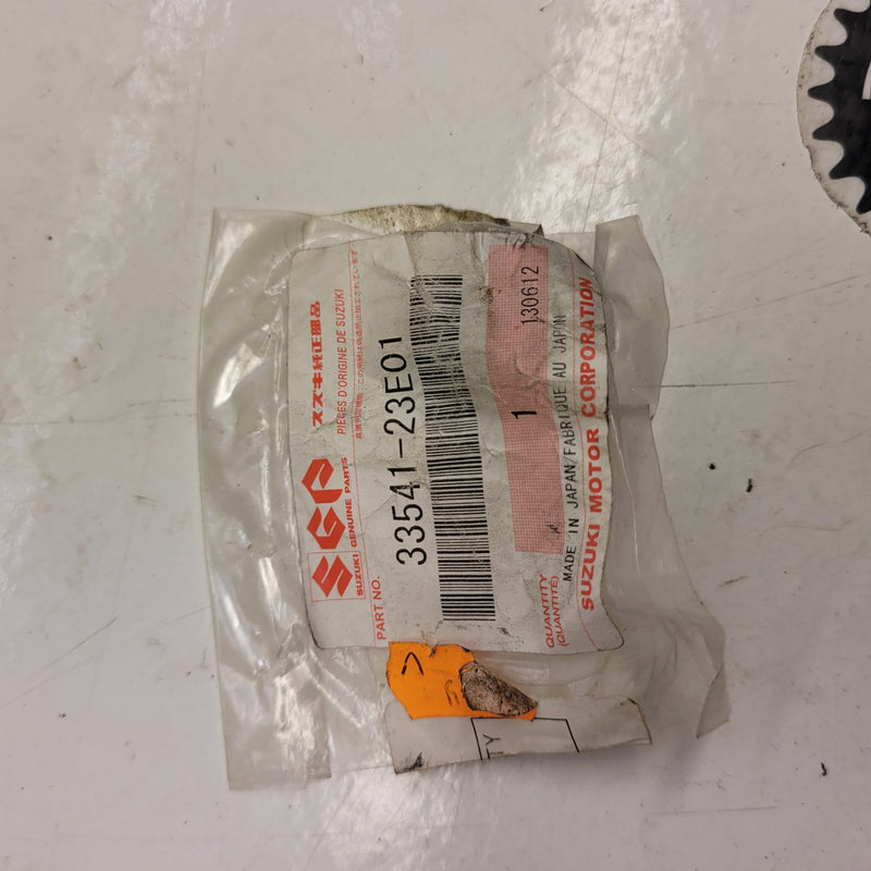 caoutchouc antiparasite 33541-23E01 suzuki 650 100 v strom-1