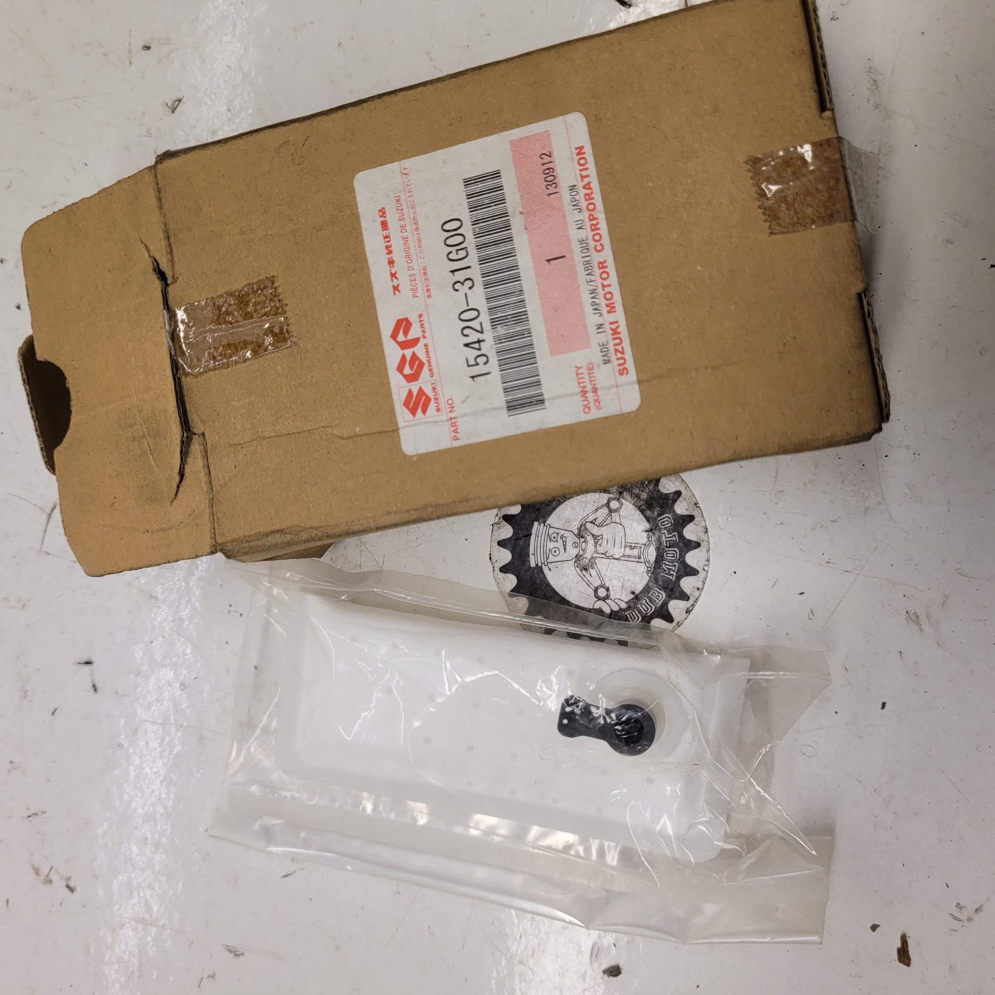 filtre essence 15420-31G00 suzuki 450 lta-1