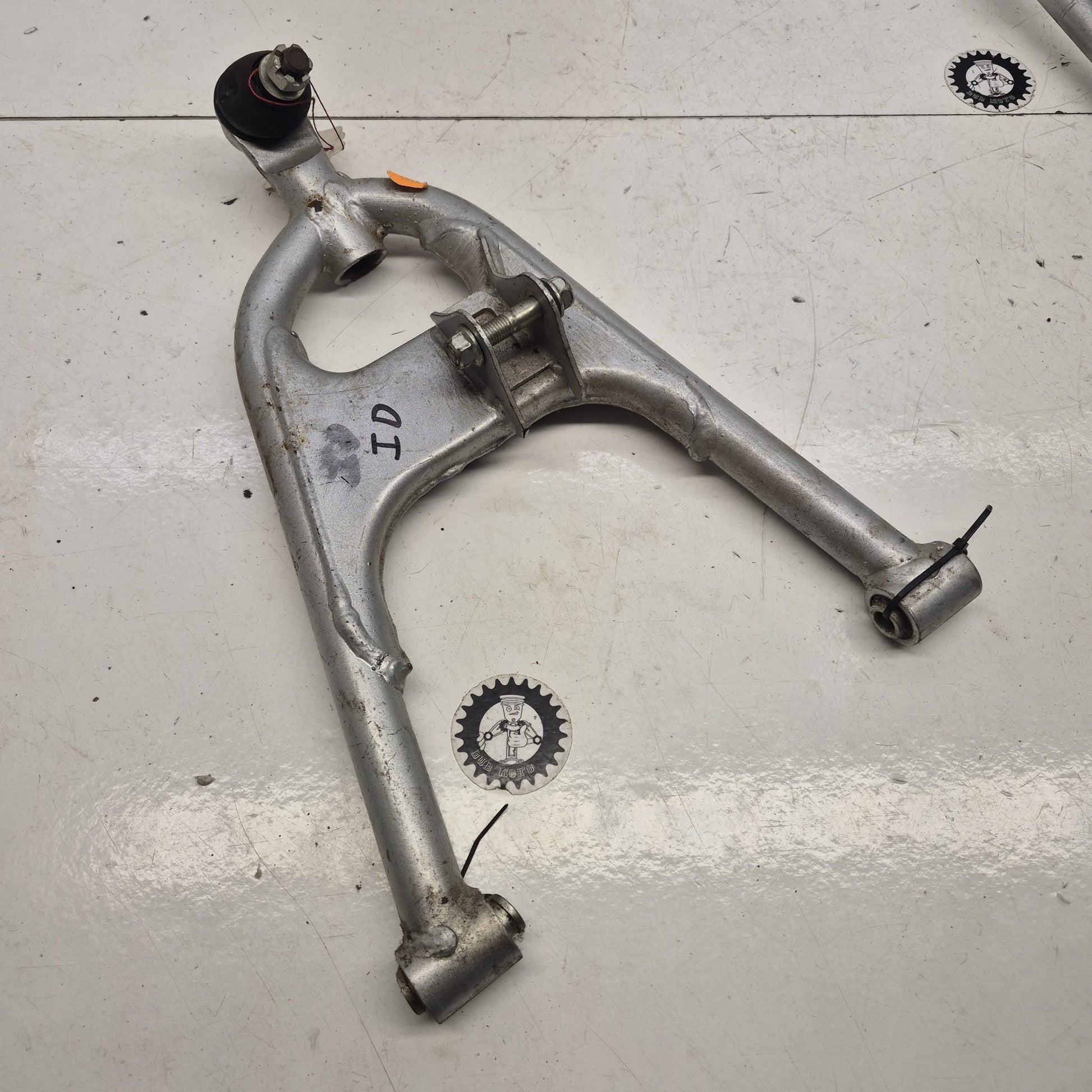 triangle inferieur droit honda 450 trx-1