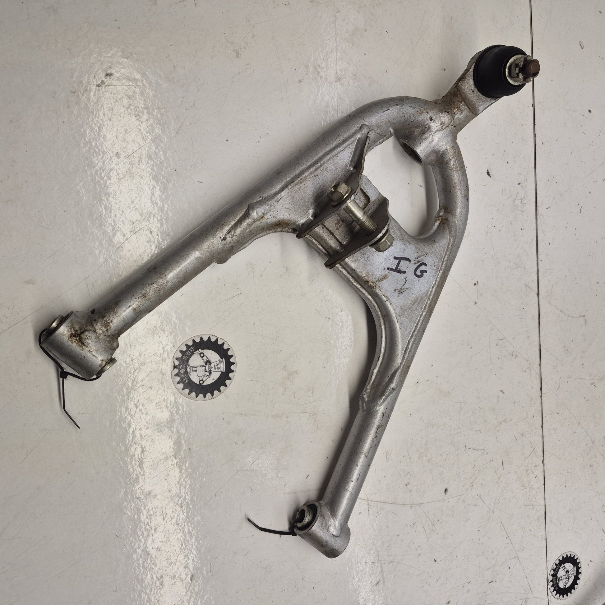 triangle inferieur gauche honda 450 trx-1