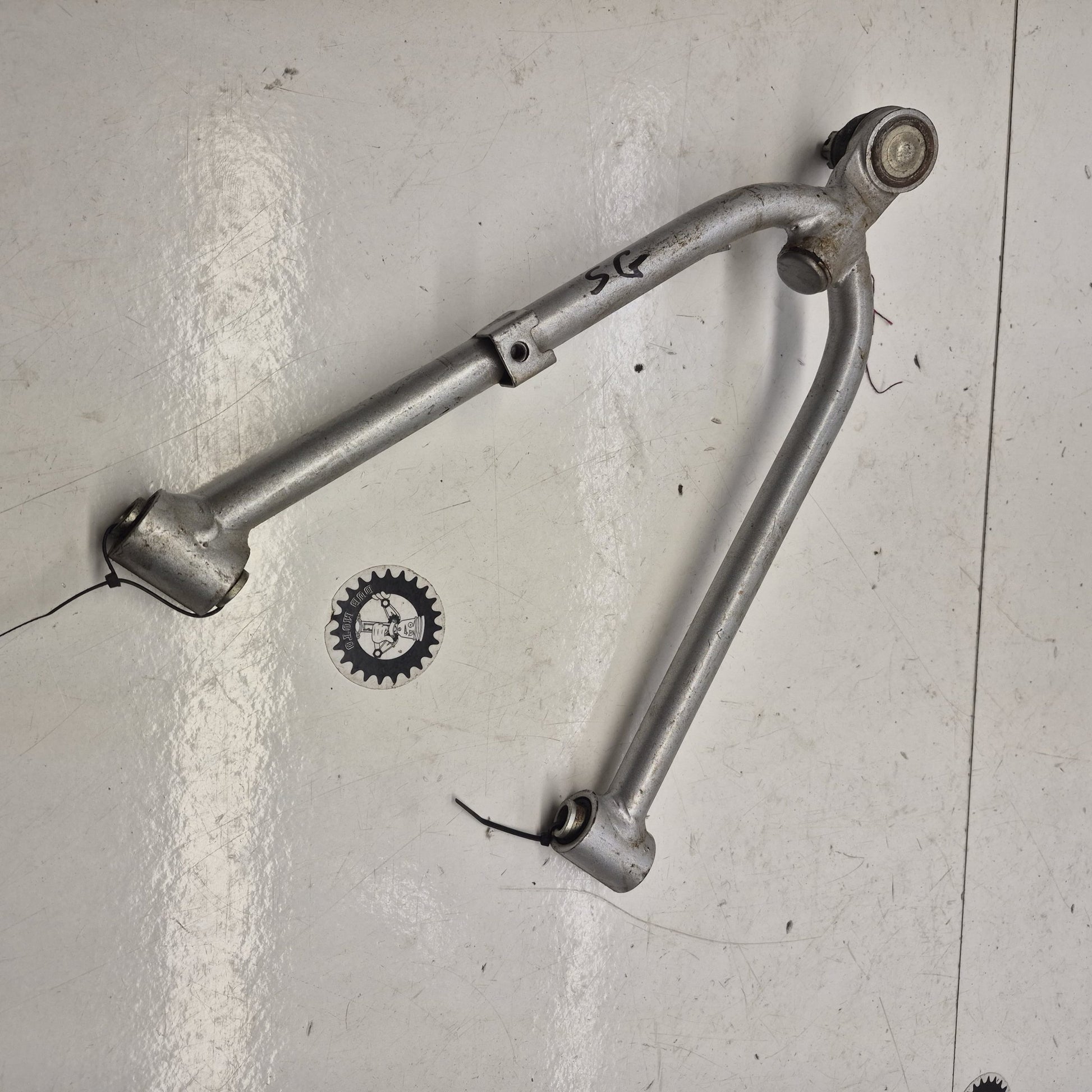 triangle superieur gauche honda 450 trx-1