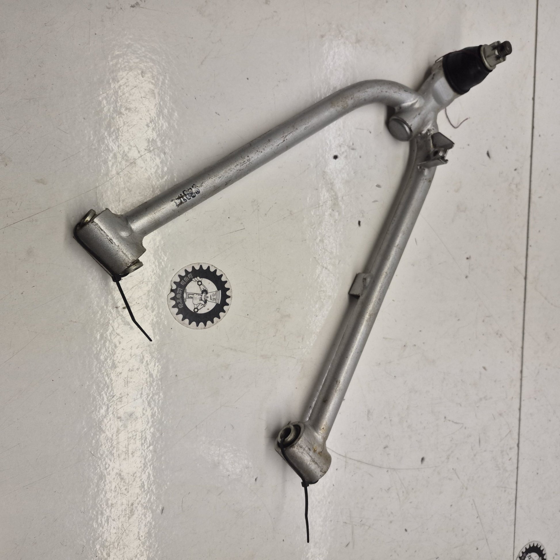 triangle superieur gauche honda 450 trx-2