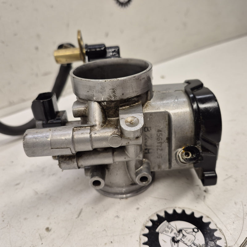 Boitier d'injection suzuki 450 ltr-2