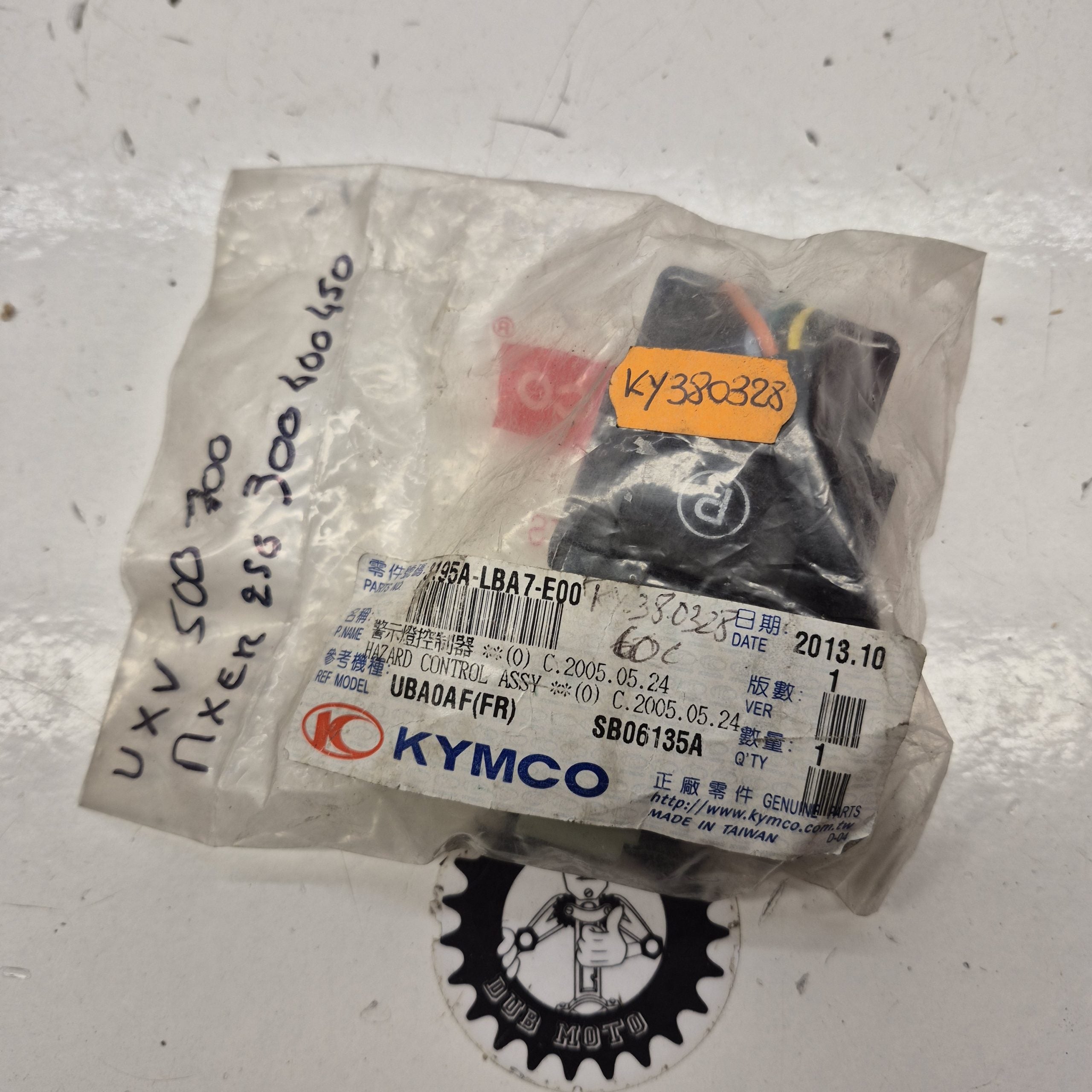 central feu de detresse neuve kymco 90-500 uxv mxu maxxer 3195A-LBA7-E00
