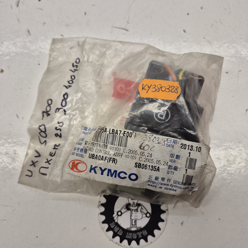 central feu de detresse neuve kymco 90-500 uxv mxu maxxer 3195A-LBA7-E00-1