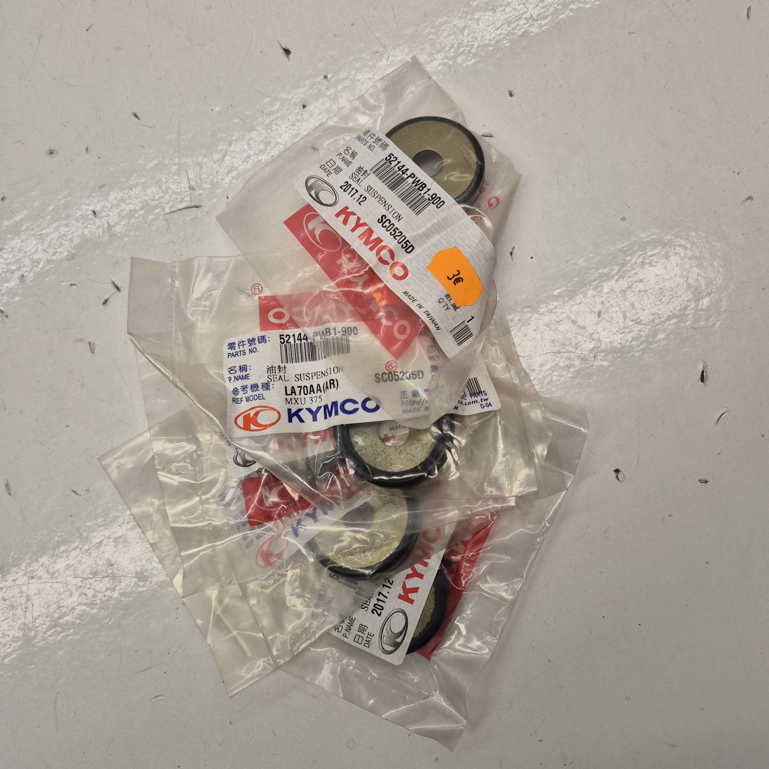cache poussiere neuf x4 kymco 500-700 mxu maxxer 52144-PWB1-900