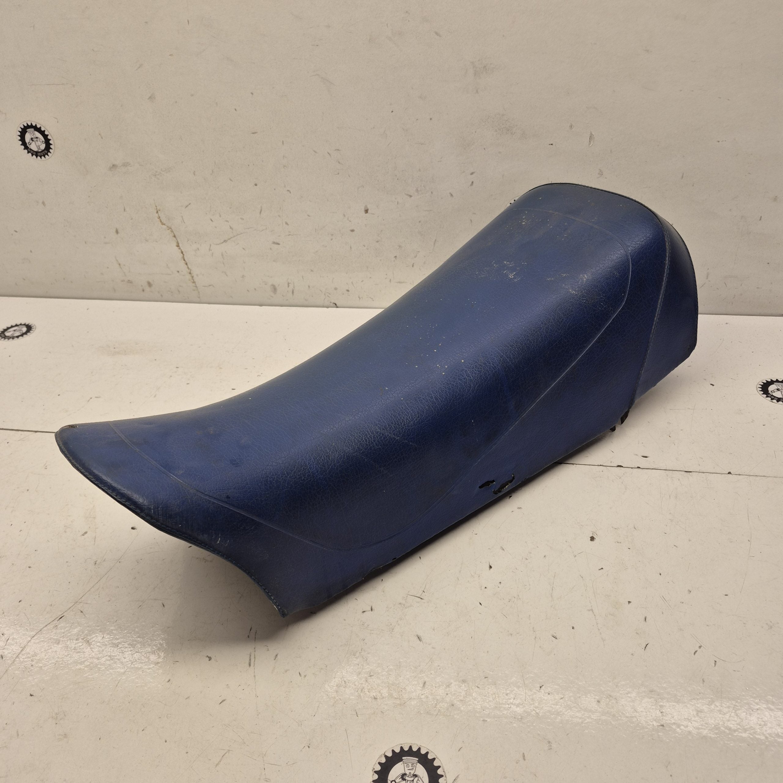 selle ktm 250 gs 1985 avec fissure
