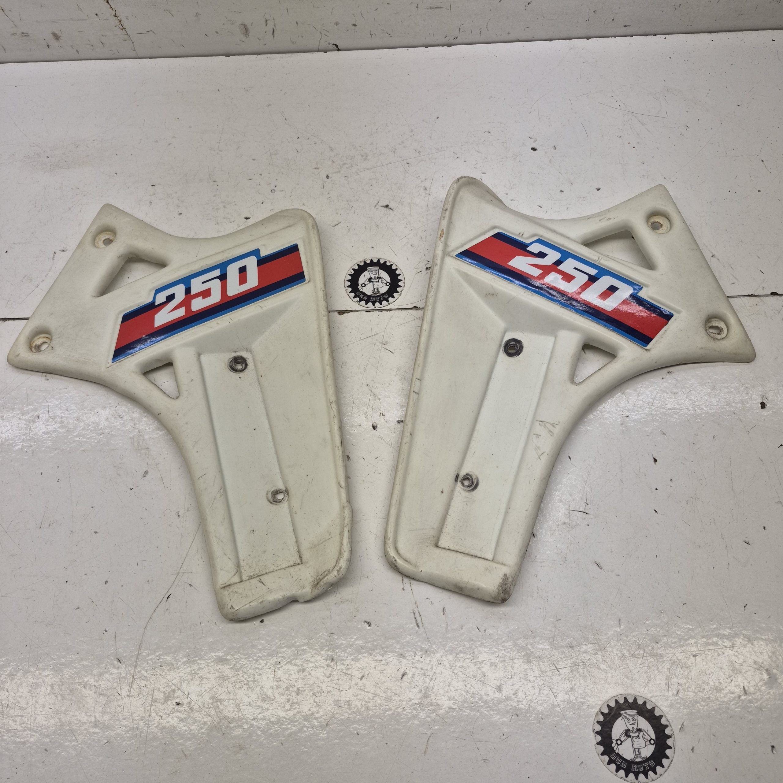 plastique ktm 250 gs 1985