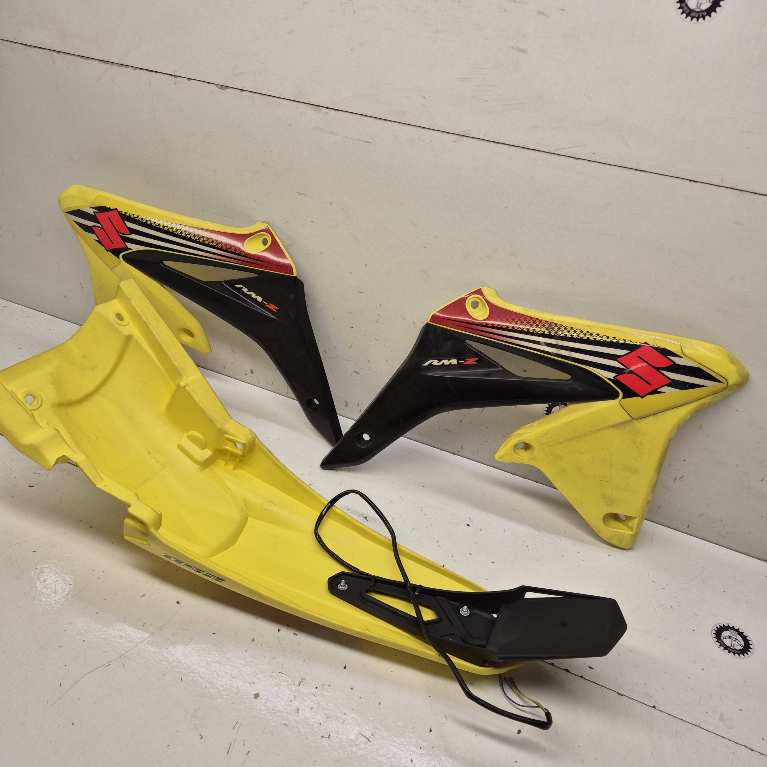 plastiques occasion suzuki 250 rmz 49H00