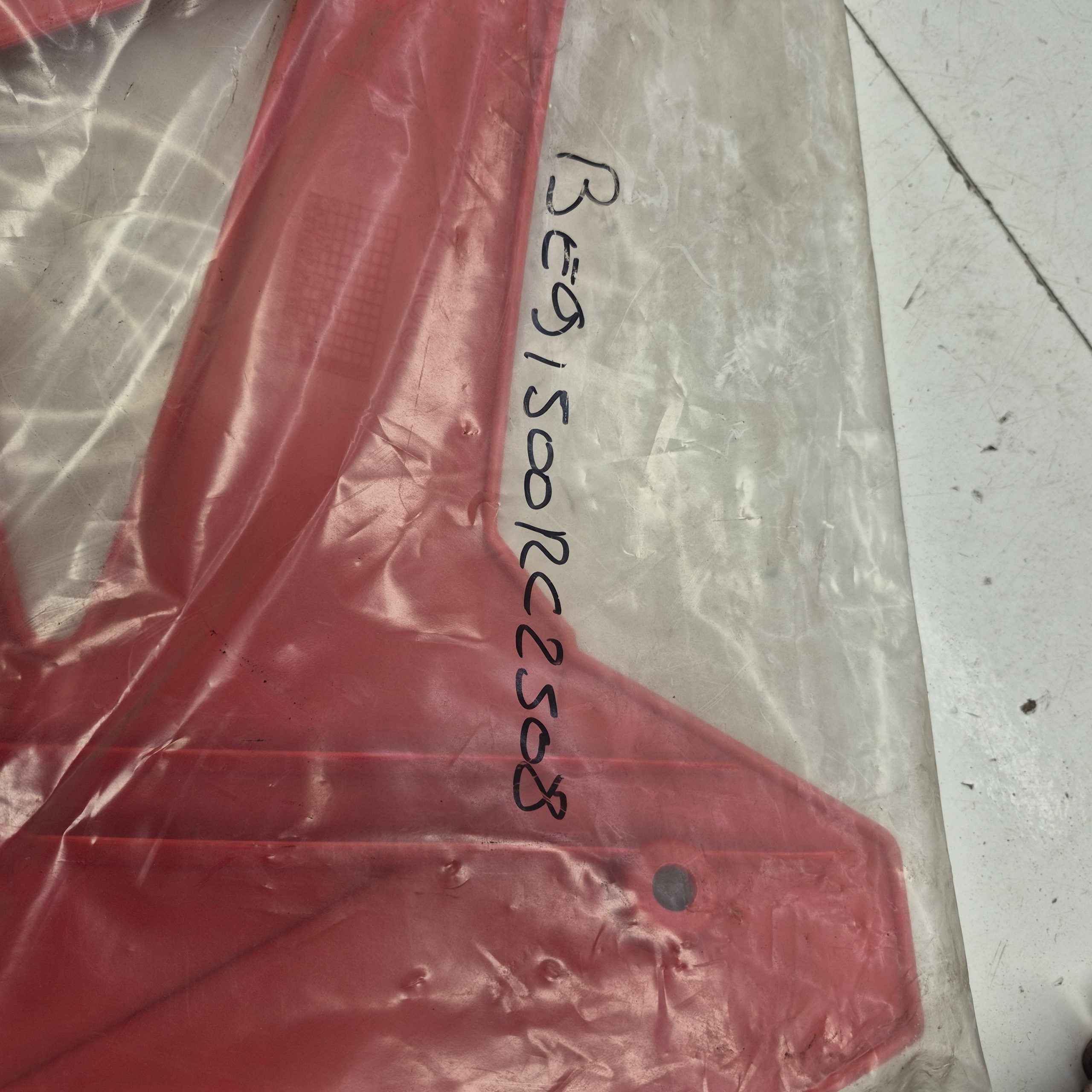 plastique lateral neuf gasgas