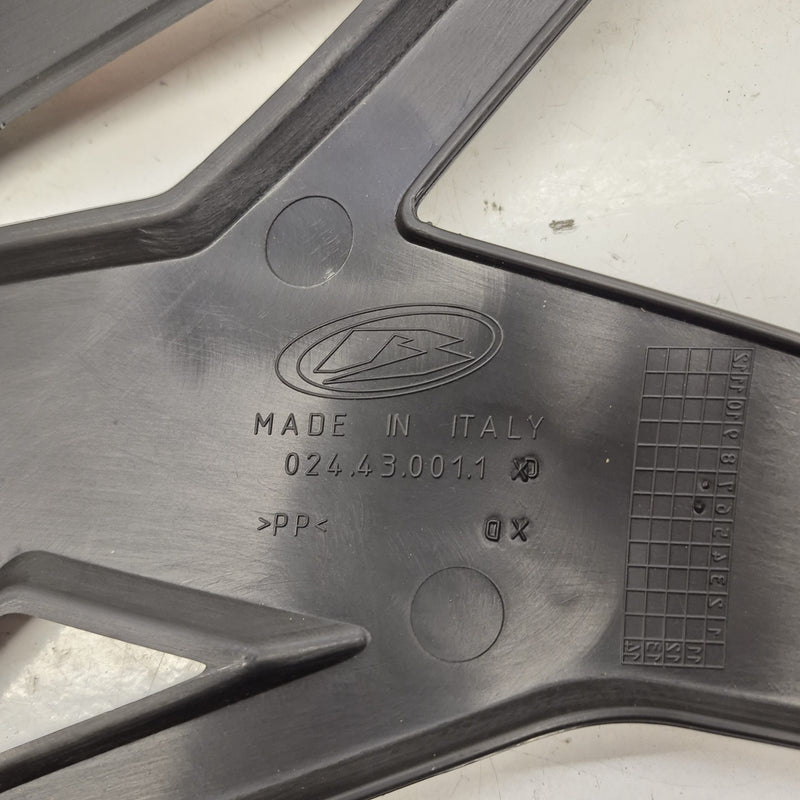 plastique lateral beta rr neuf-3