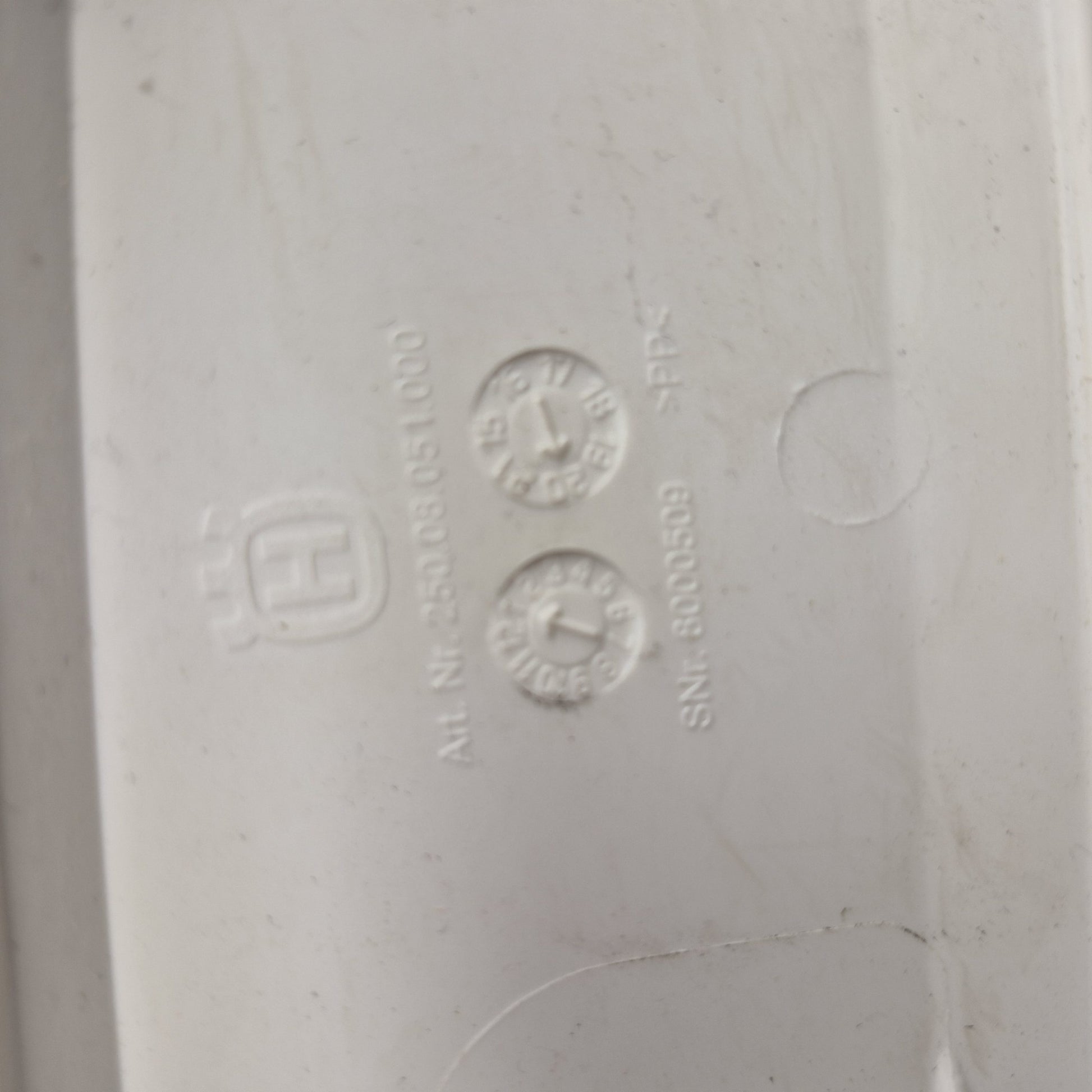 plastique husqvarna 250.08.051.000-3