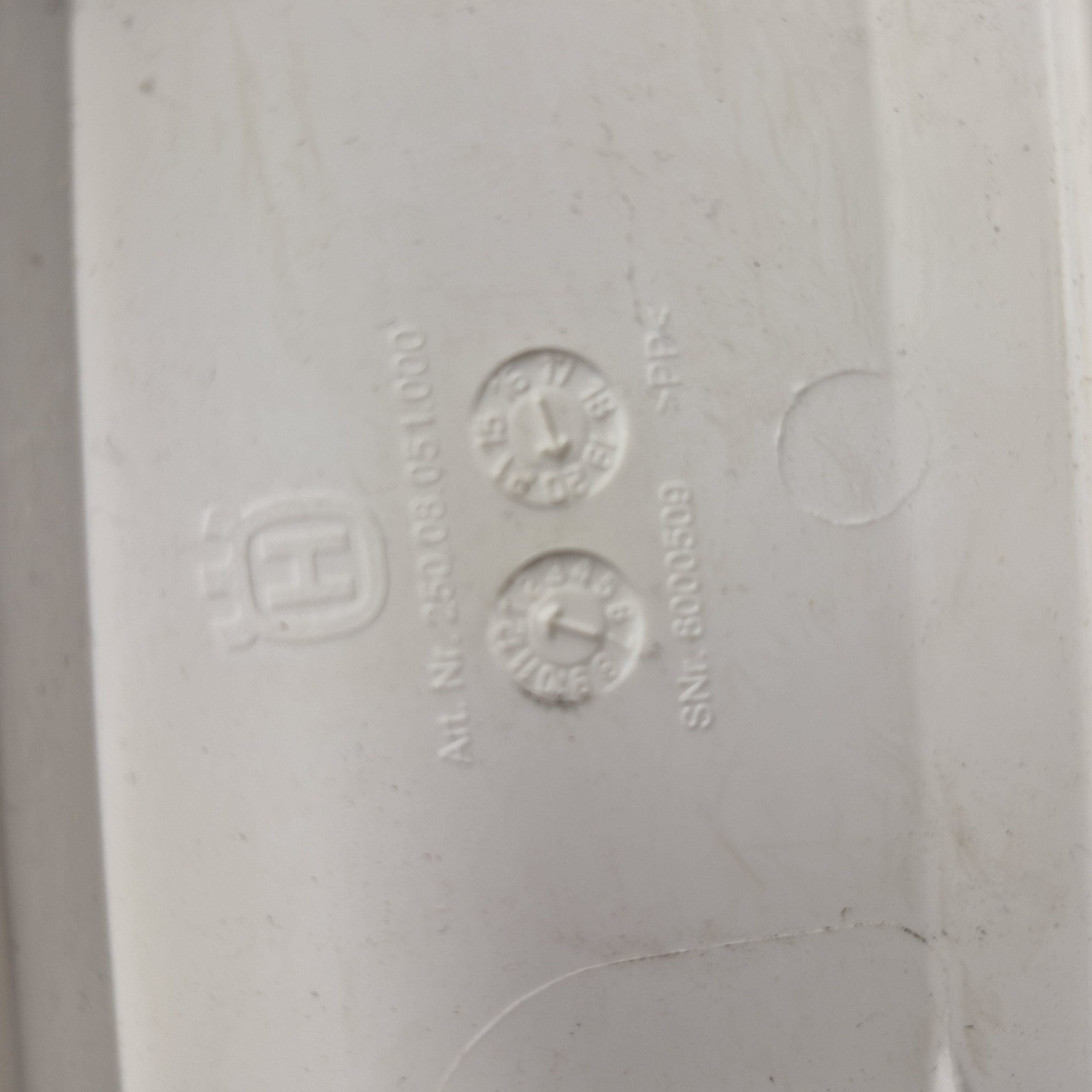 plastique husqvarna 250.08.051.000-3