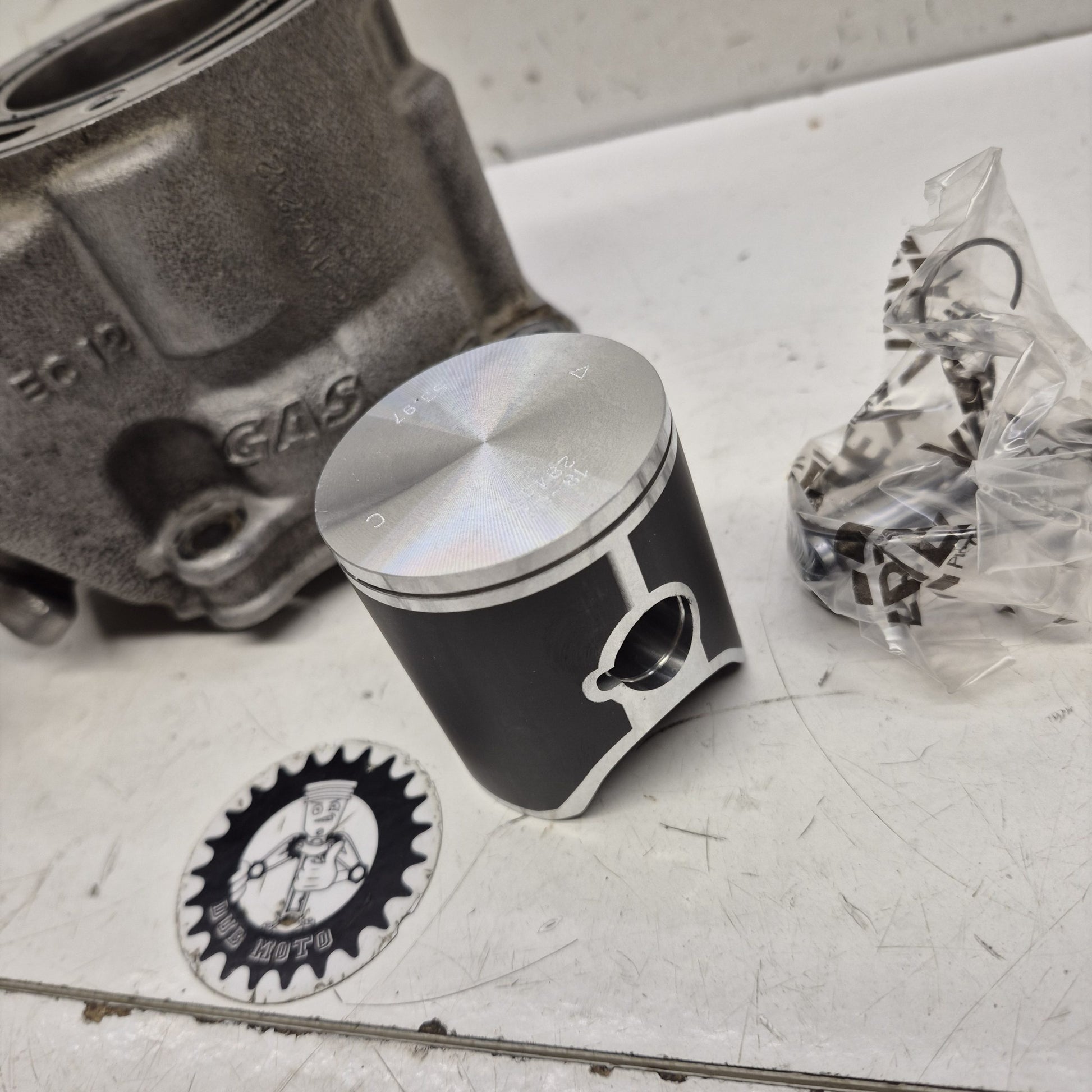 cylindre, piston neuf gasgas 125 ec 2004-2