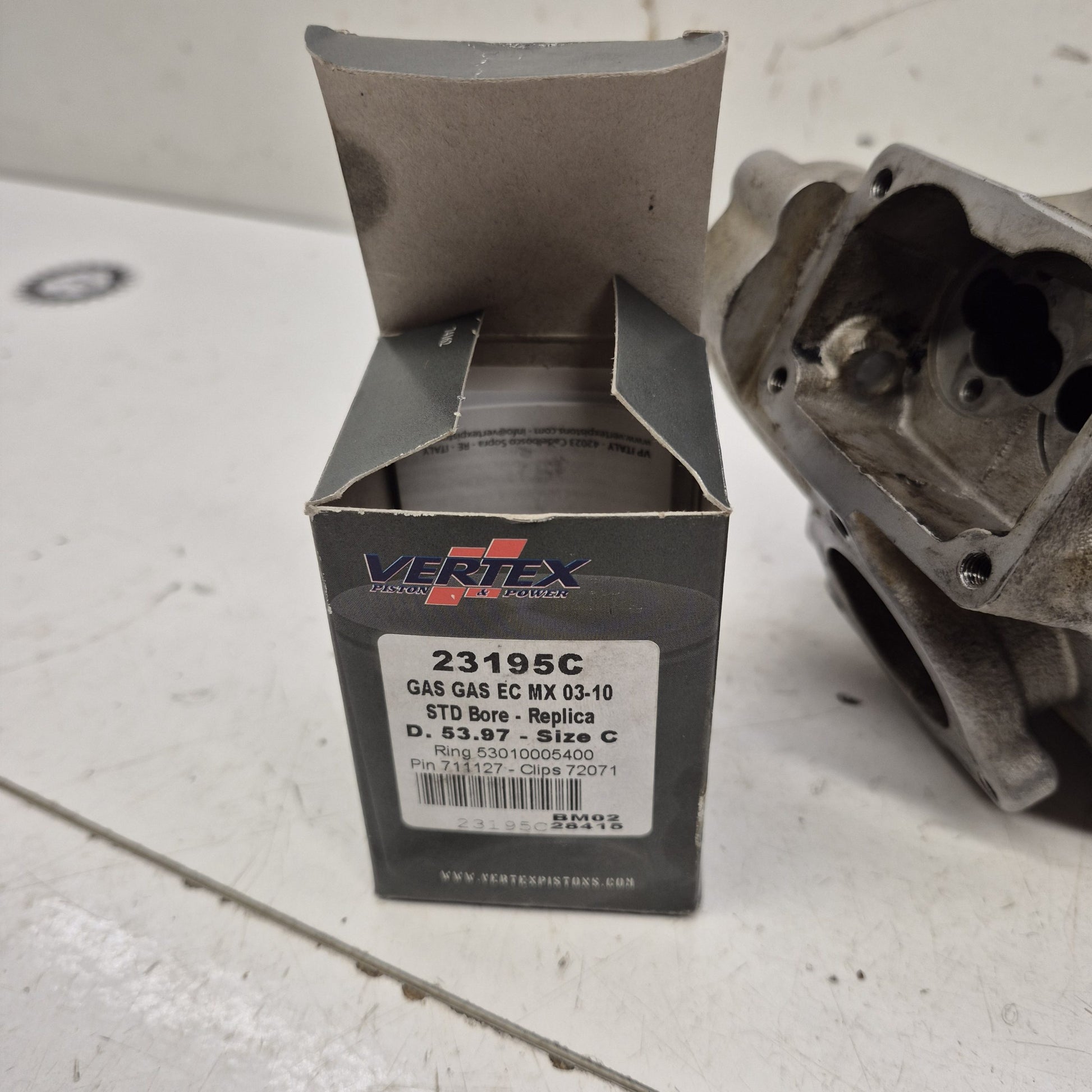 cylindre, piston neuf gasgas 125 ec 2004-3