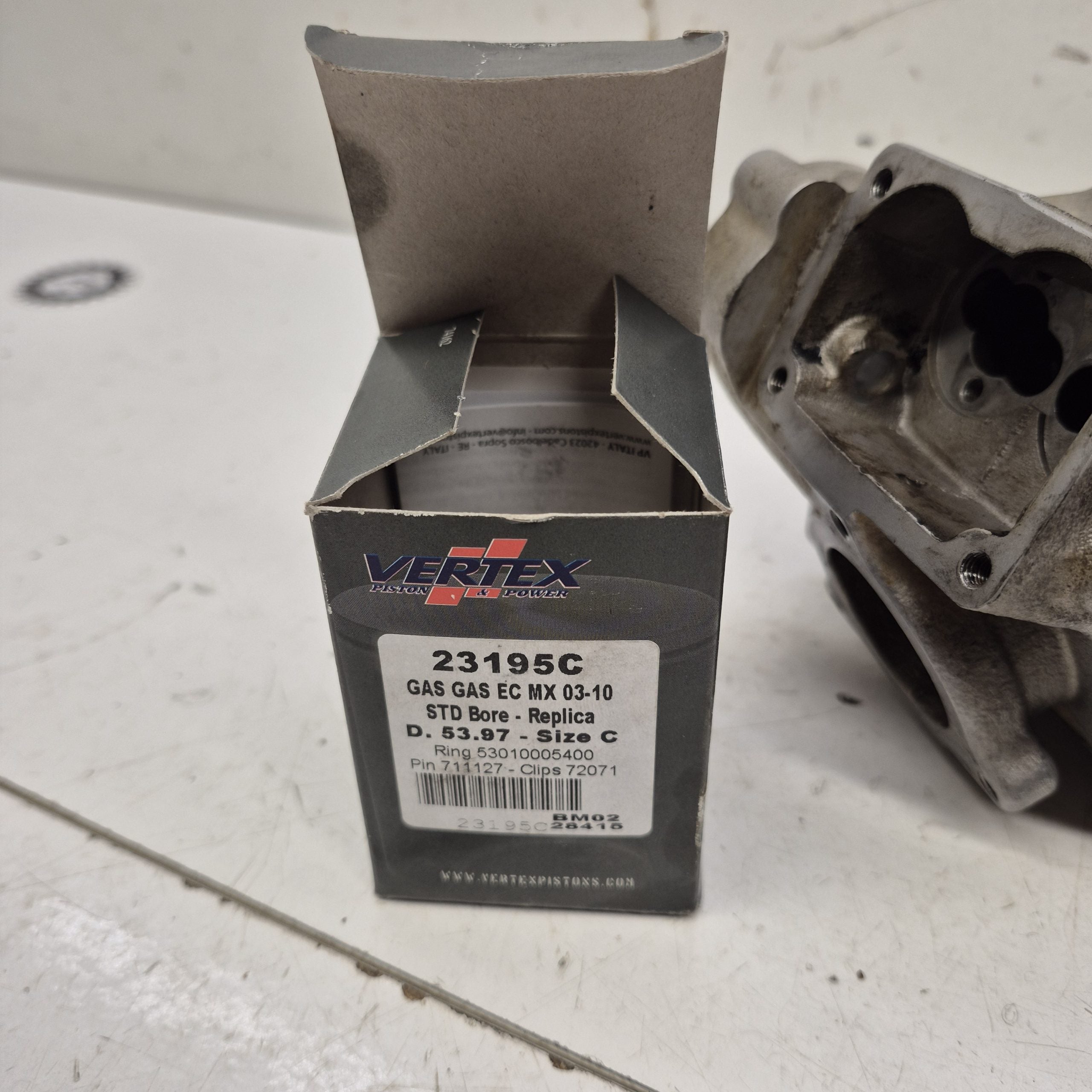 cylindre, piston neuf gasgas 125 ec 2004-3