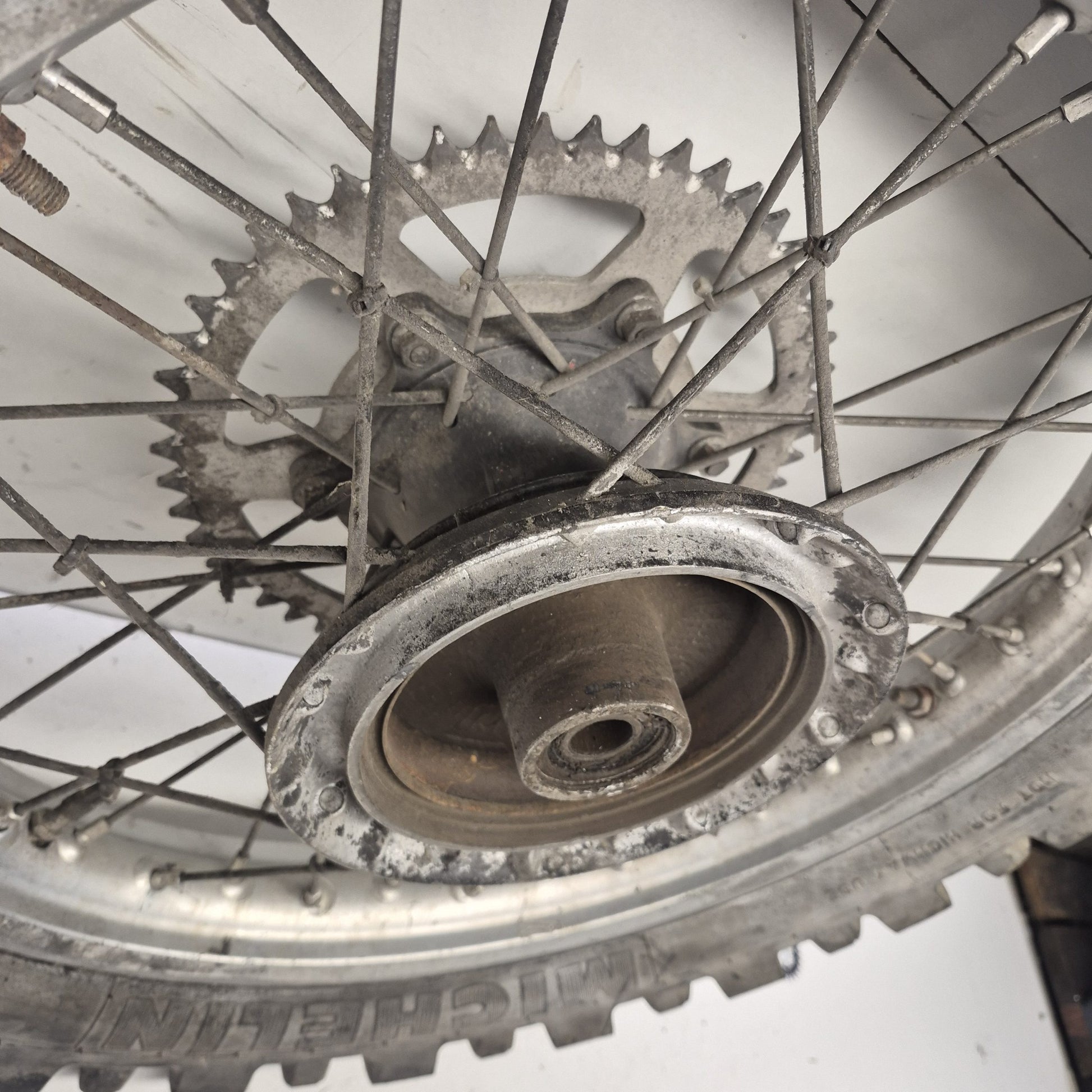 roue arriere honda 125 cr 1984-3