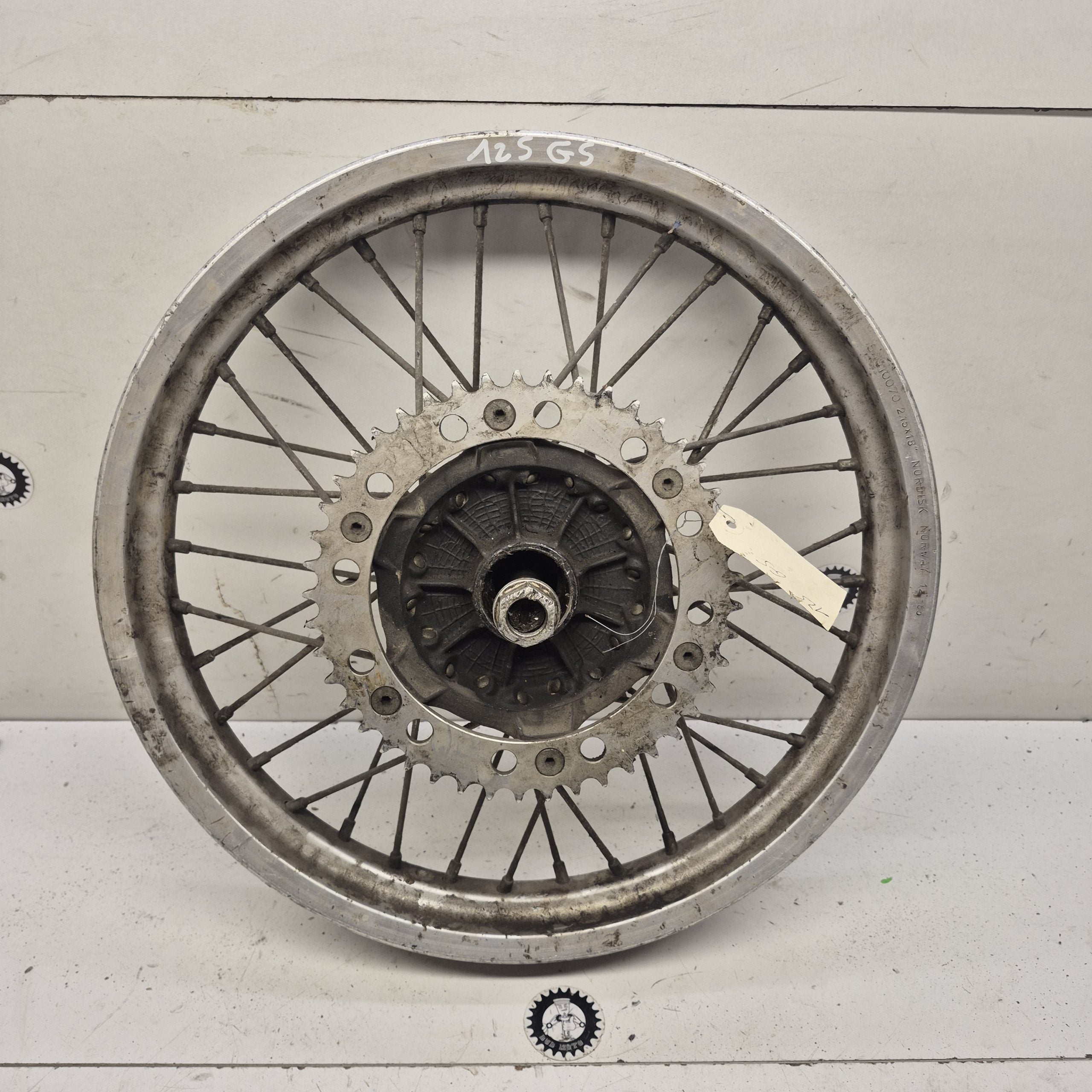 roue arriere ktm 125 gs en l'état