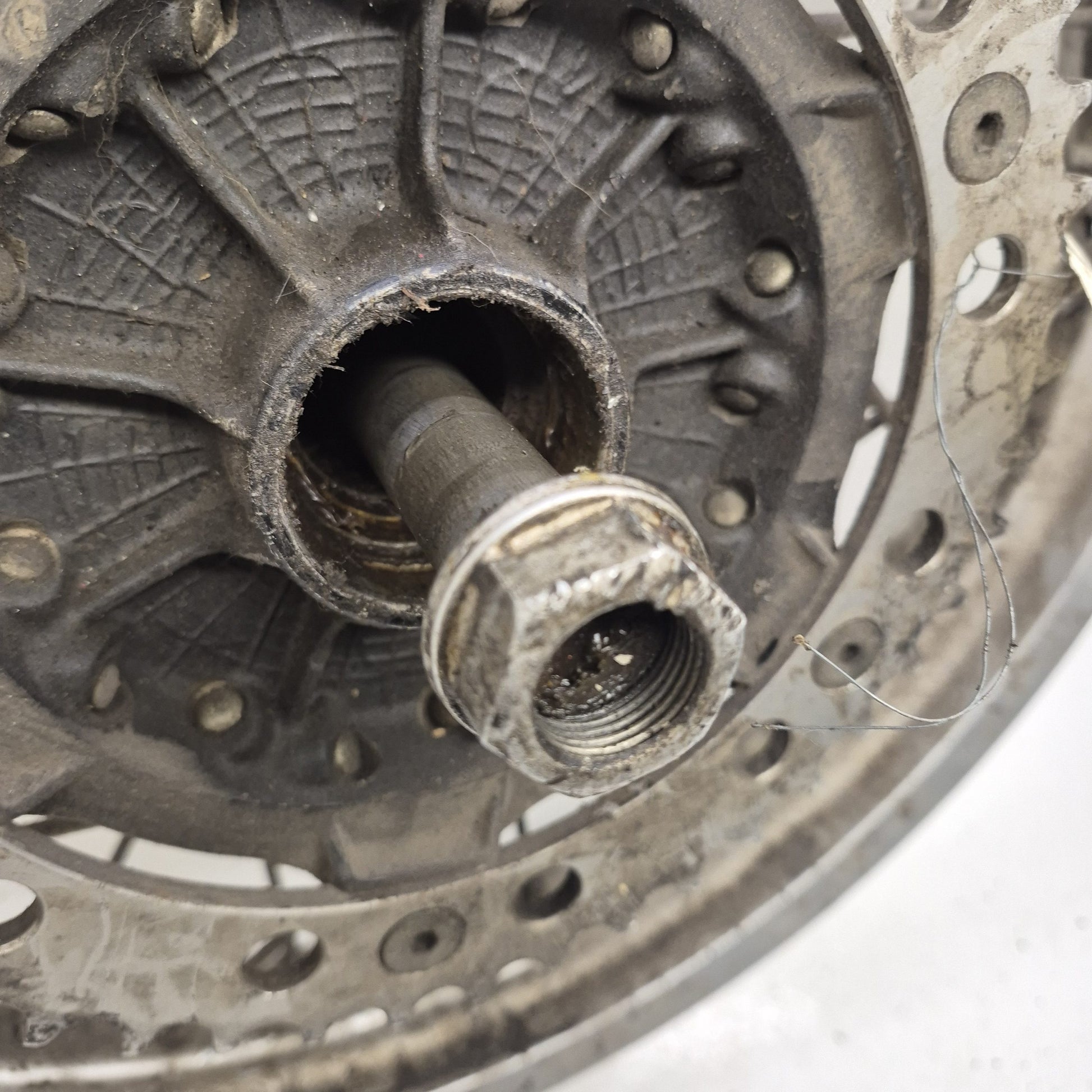 roue arriere ktm 125 gs en l'état-2
