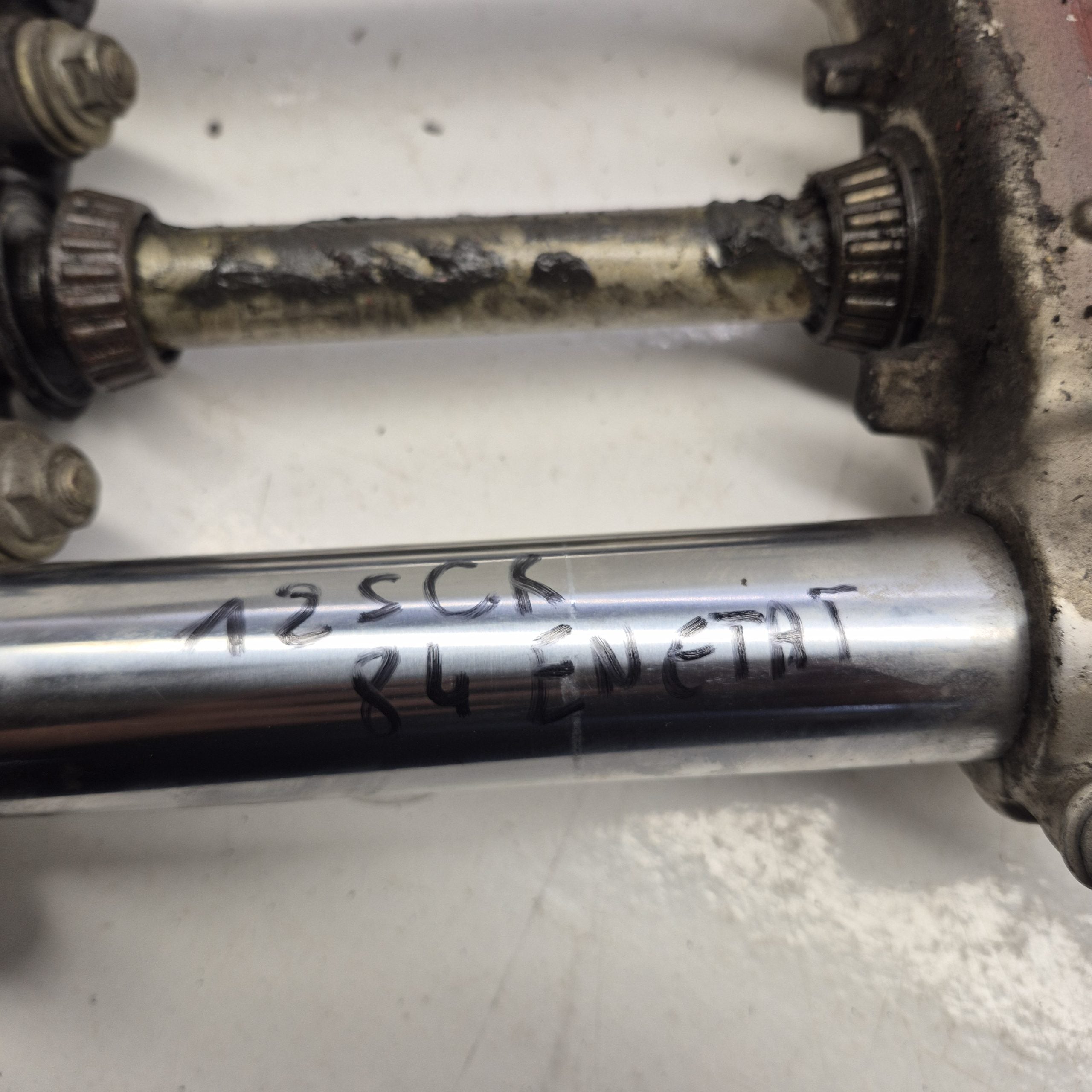 fourche en l'état honda 125 cr 1984