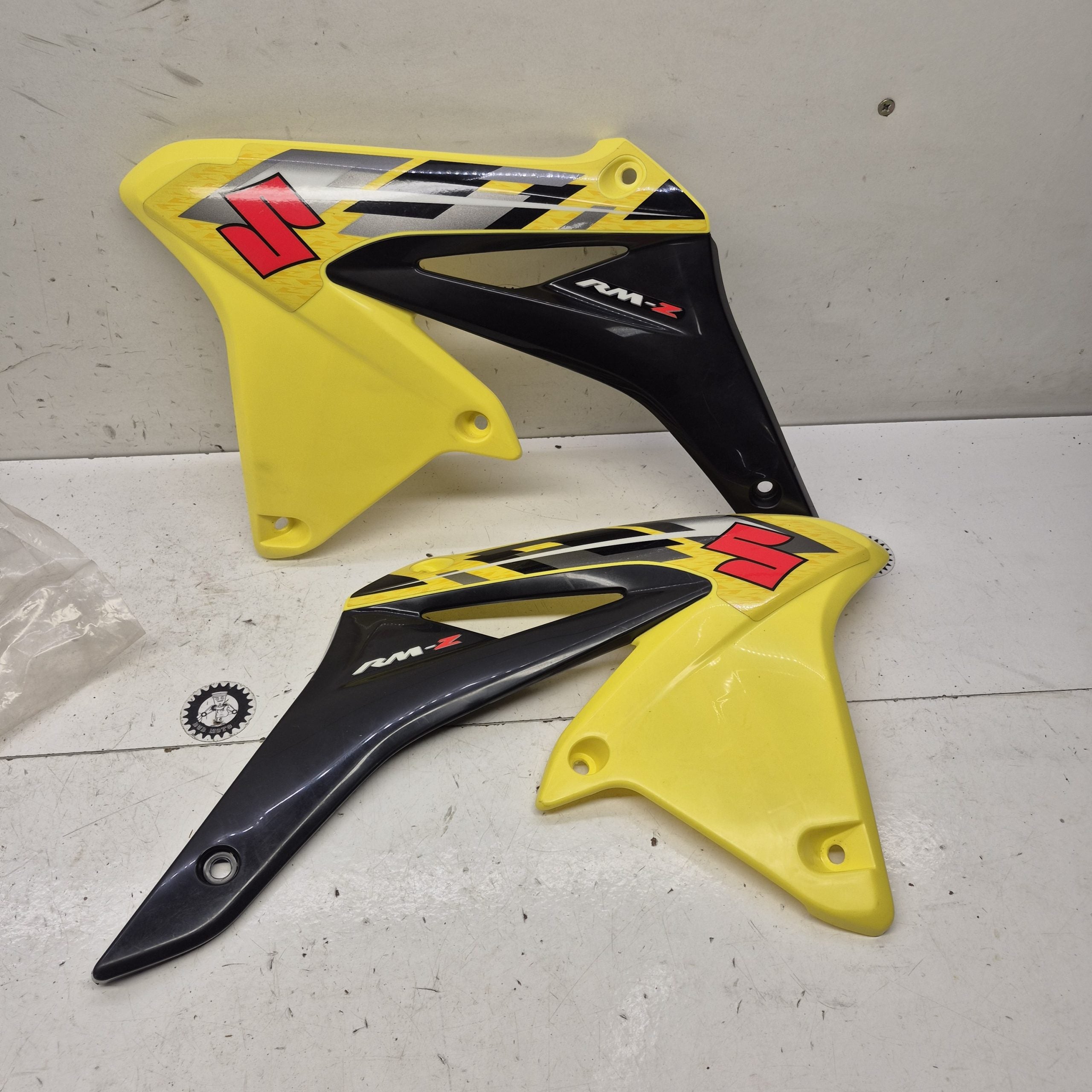 plastique neuf suzuki rmz 49H0
