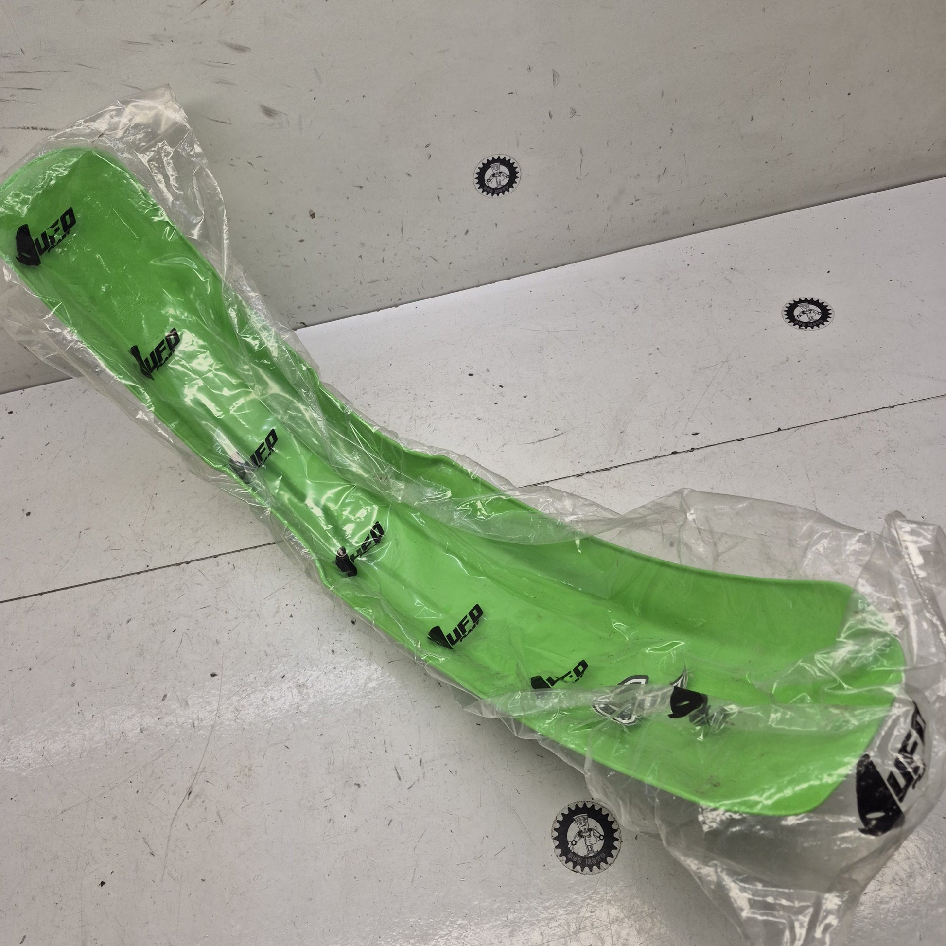 garde boue vert neuf-3