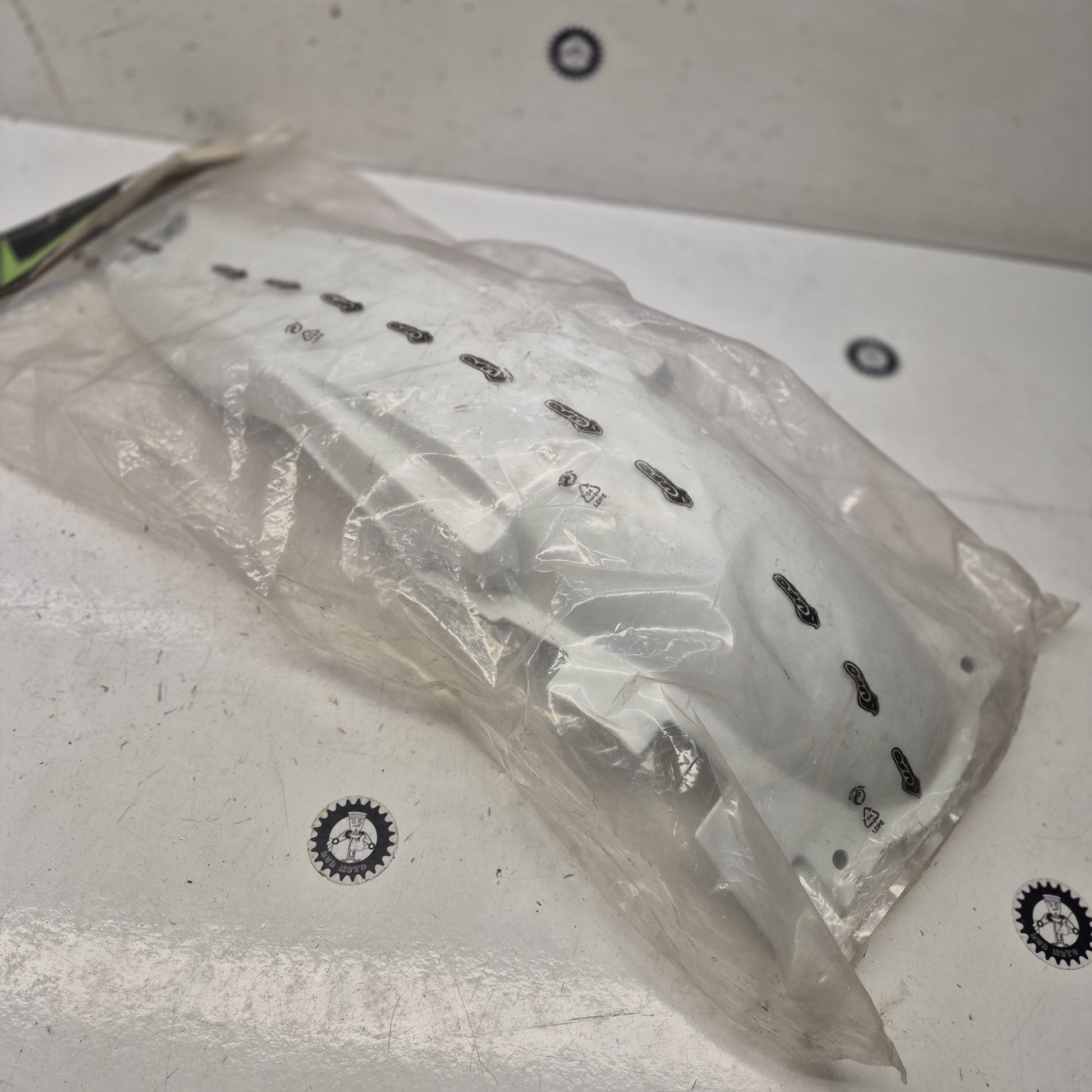 garde boue arriere neuf  suzuki 450 rmz 05-07-1