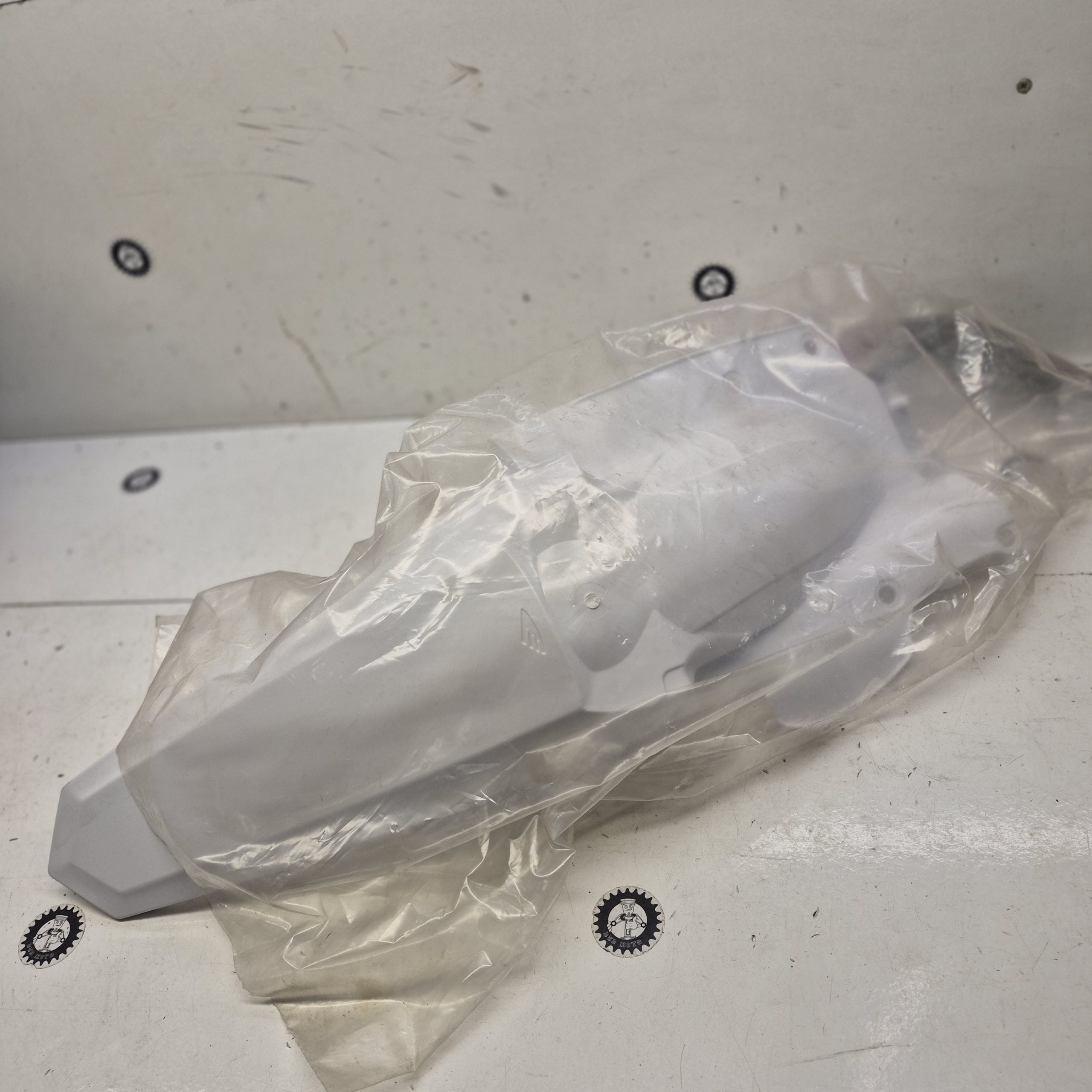 garde boue arriere neuf  yamaha 250 450 yzf 14-
