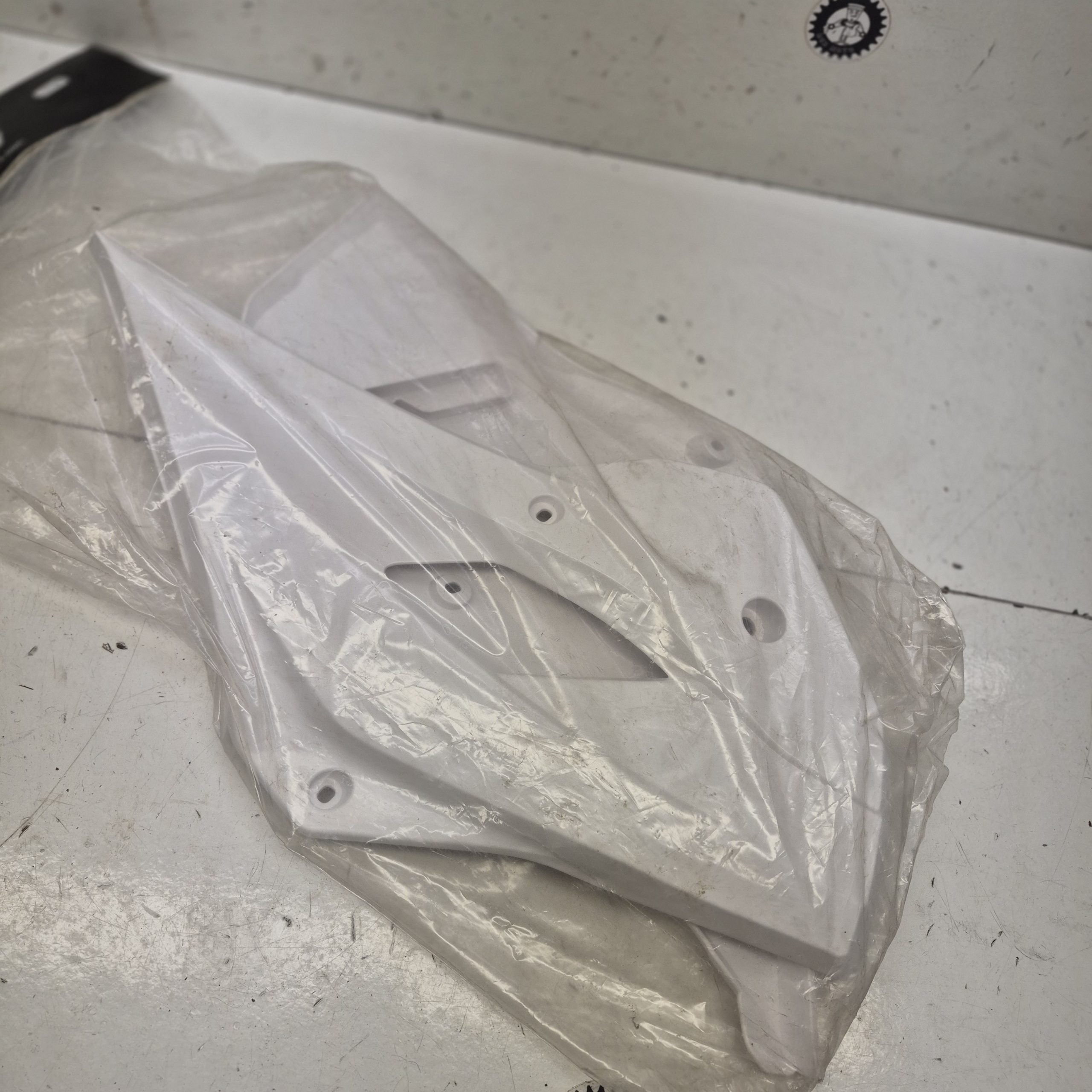 plastique neuf  husqvarna 85 tc 2014