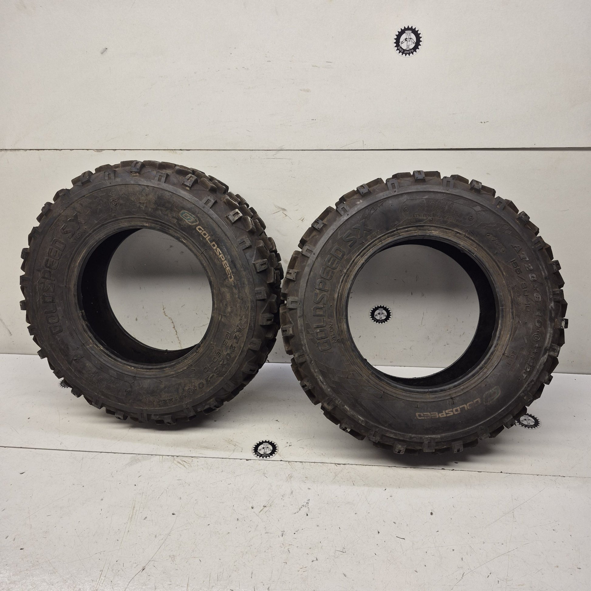 pneus coldspeed sx 20X6-10 bon état-1