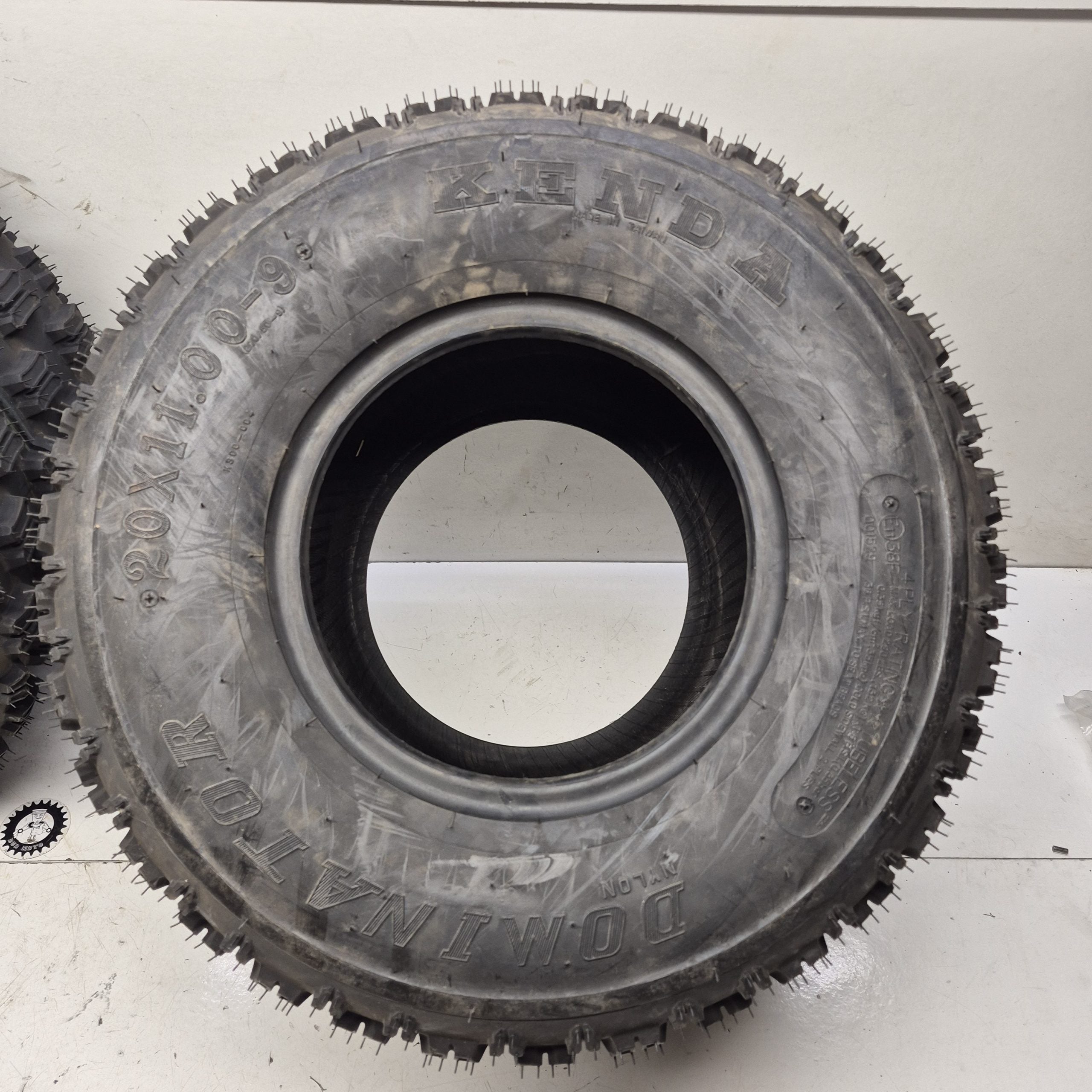 pneus neuf kenda domintor 20X11-9-3