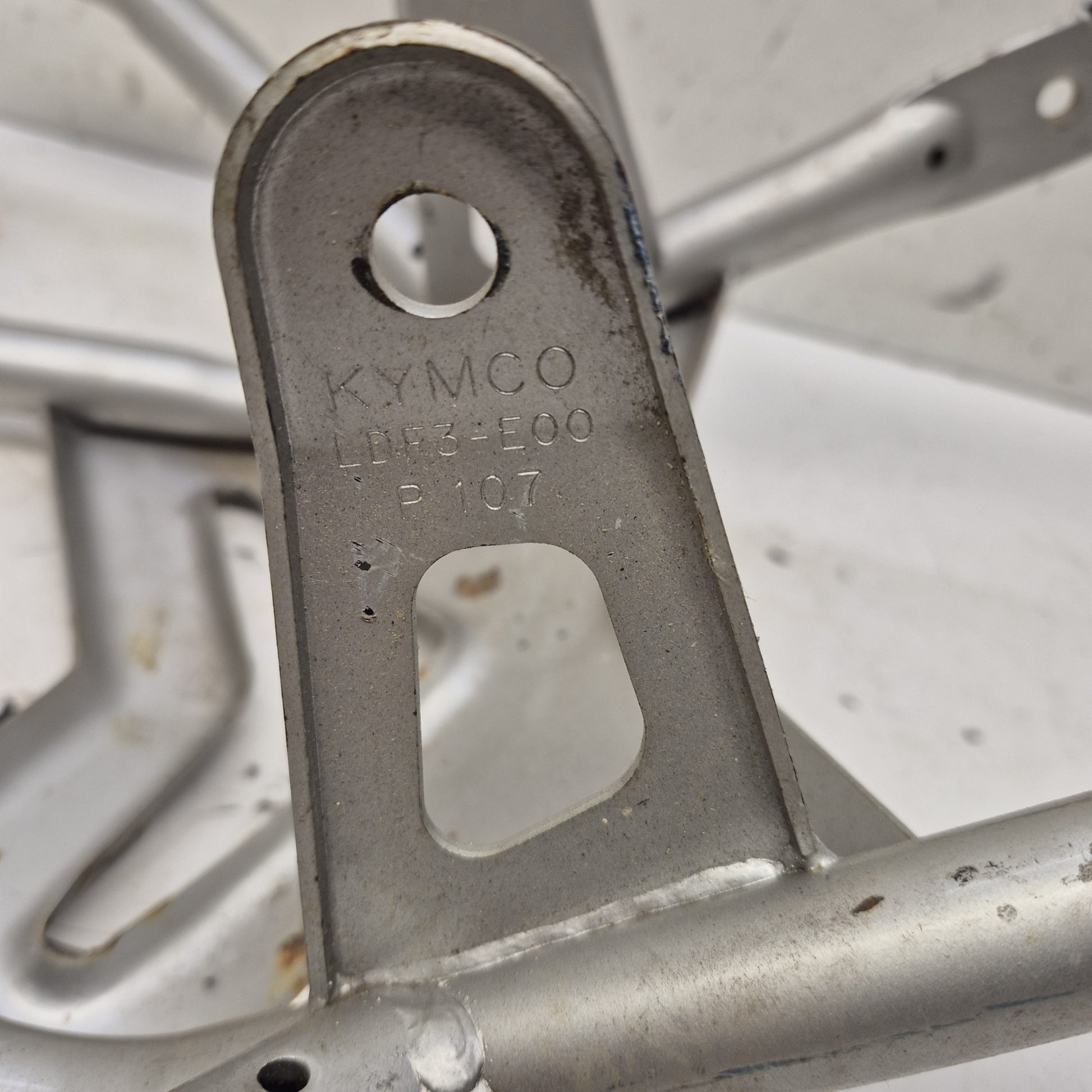 bumper kymco 300 maxxer-3