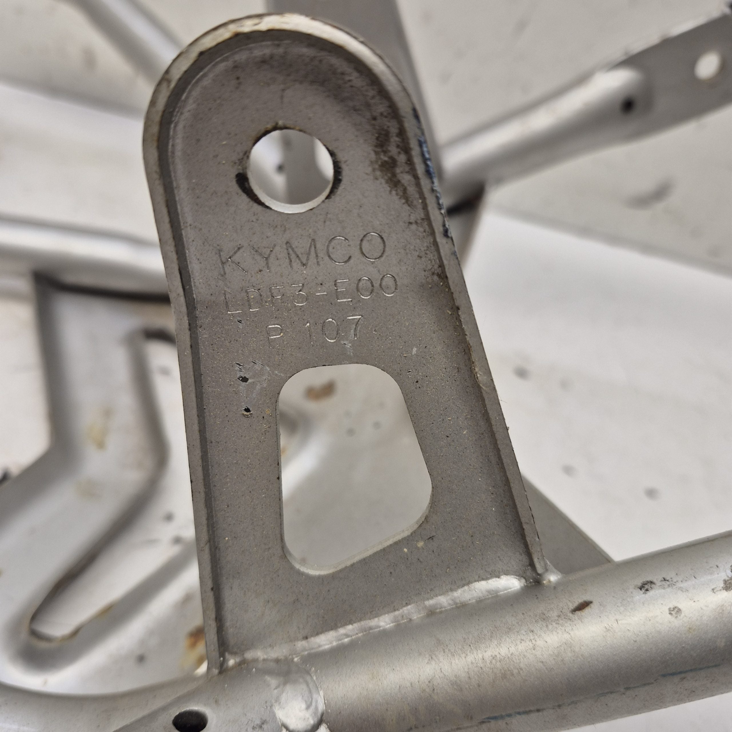 bumper kymco 300 maxxer-3